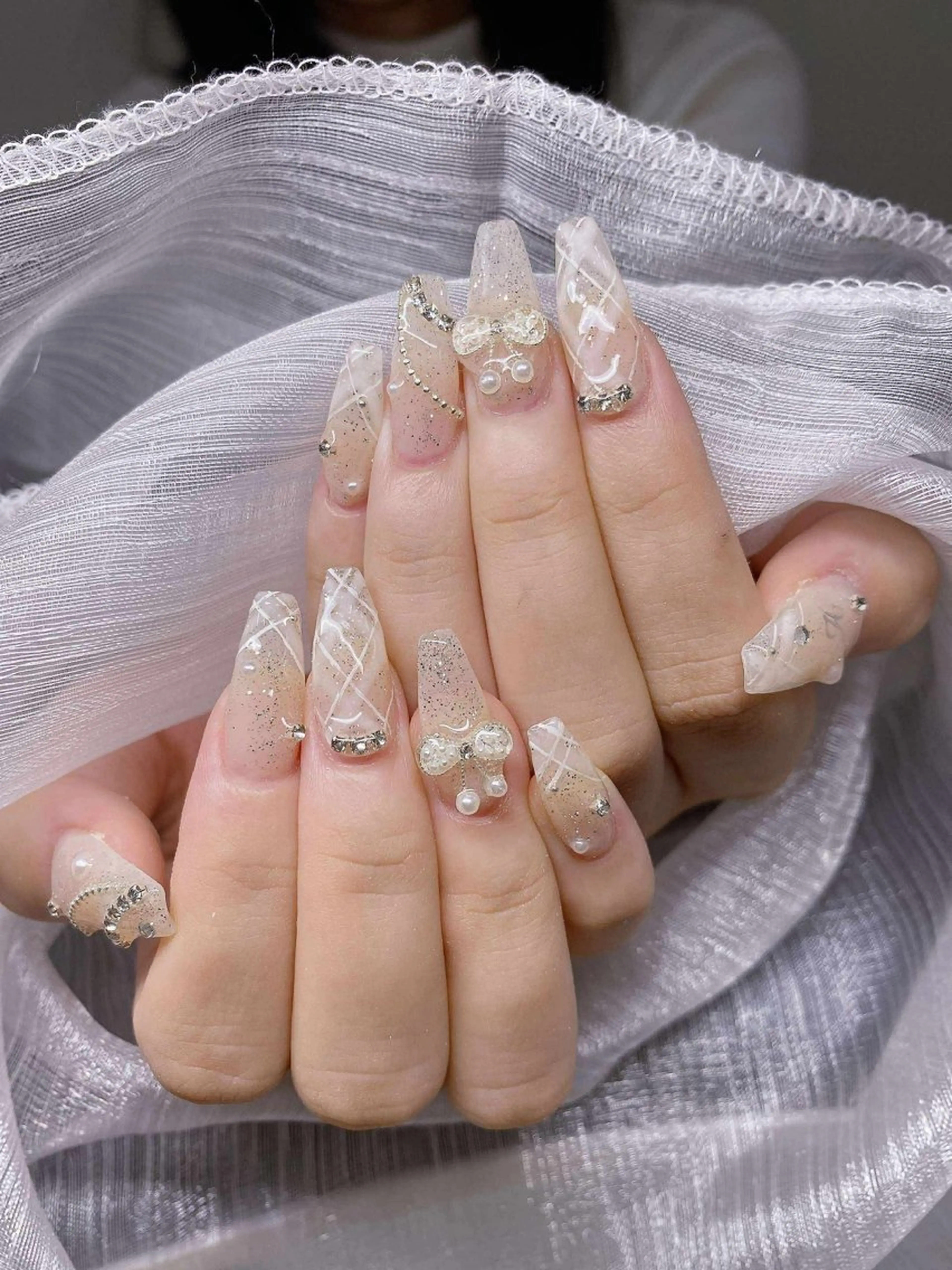 ネイル 長さ出し グラデーション 卒業式 キラキラネイル マグネットネイル ハンドネイル Lee Nailsのネイルデザイン