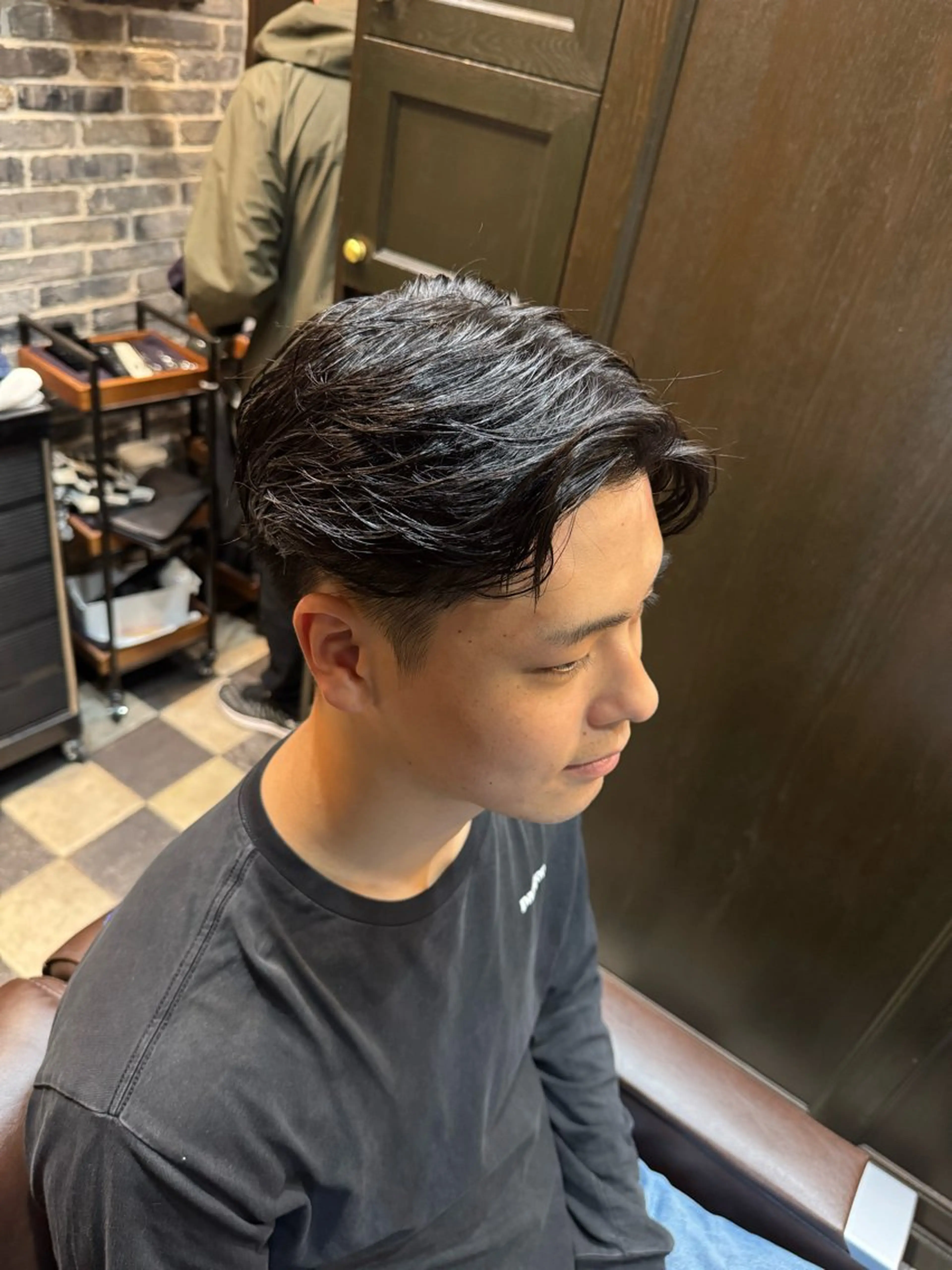 ミディアム パーマ ミディアムパーマ ニュアンスパーマ メンズヘアカット無料 中村　心のヘアスタイル