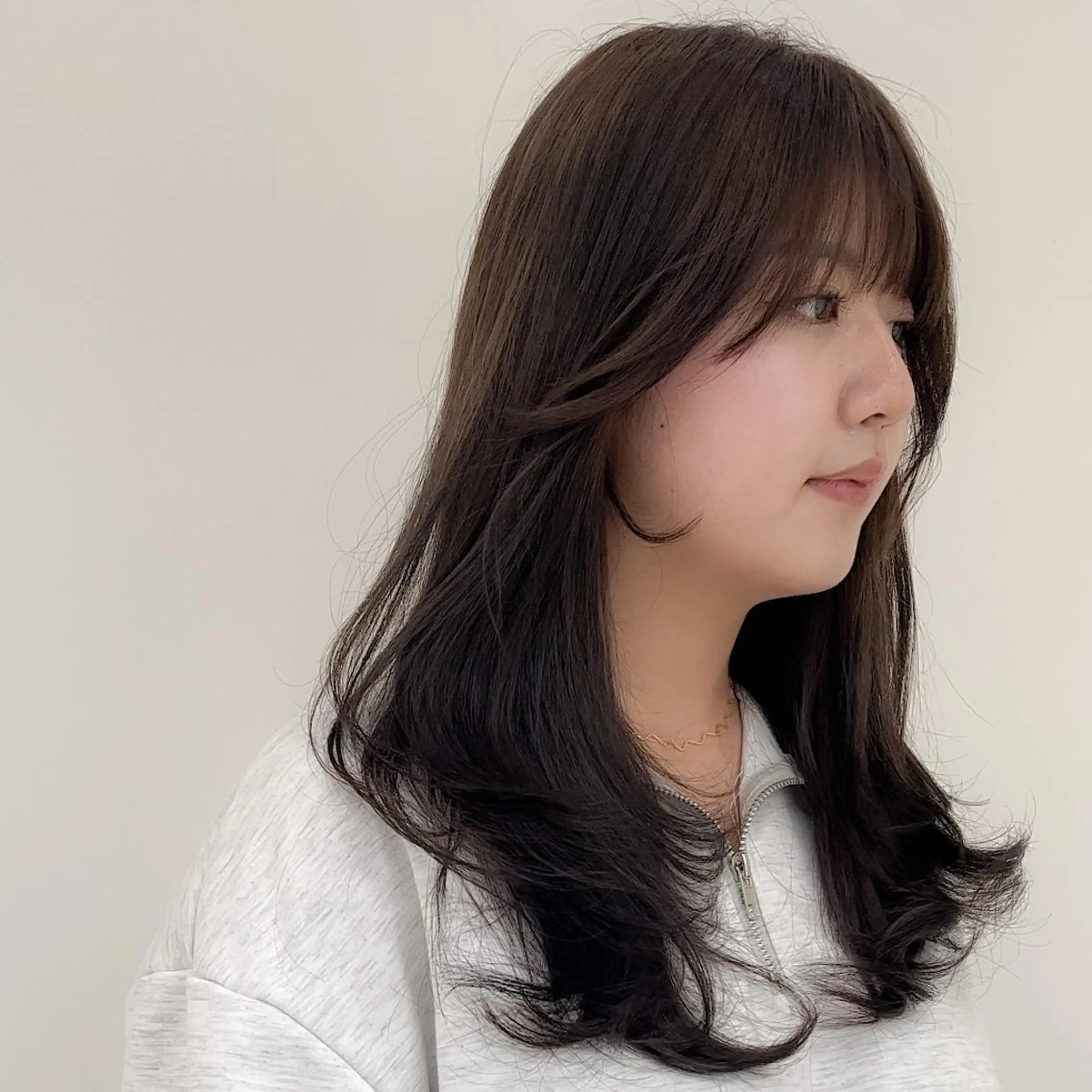 セミロング カラー 顔周りカット レイヤーカット カット ヘアカラー トリートメント ミタニ/髪質改善 /レイヤーカットのヘアスタイル