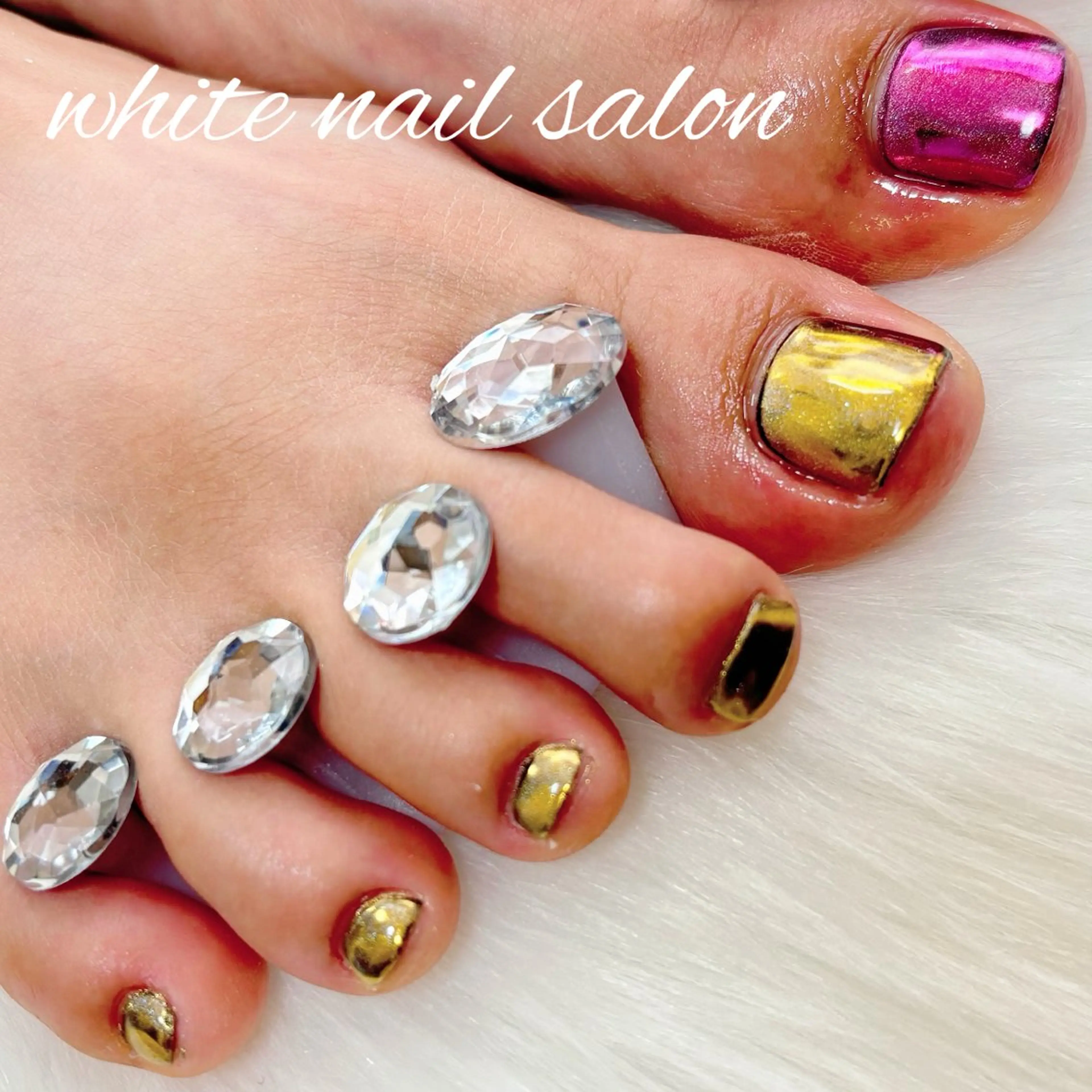 ネイル ホワイト フットネイル white nail salonのネイルデザイン
