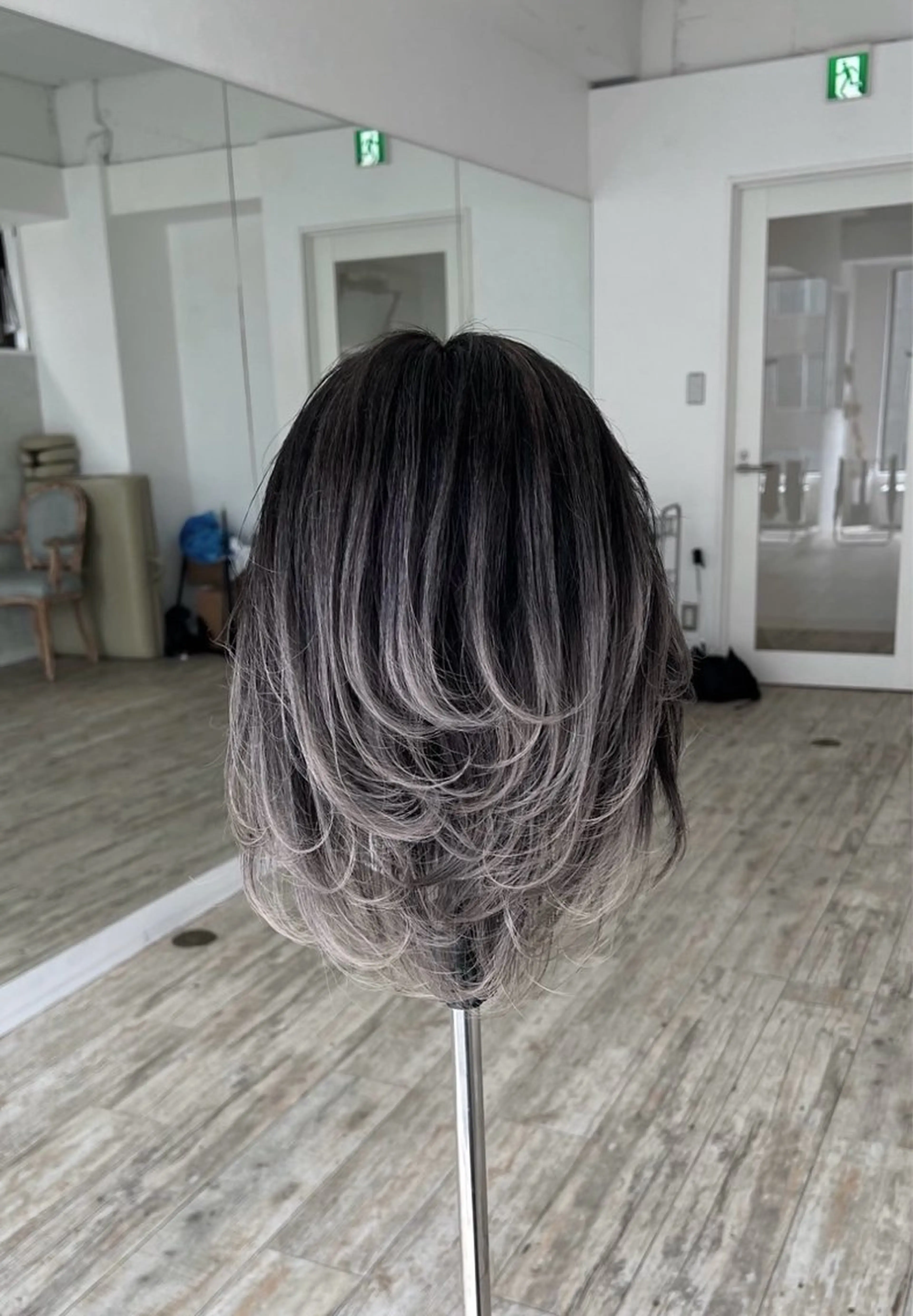 ミディアム カラー バレイヤージュ グレージュ レイヤーカット カット ヘアカラー トリートメント ROBIN所属・指名数No.1 /NAOYAのヘアスタイル