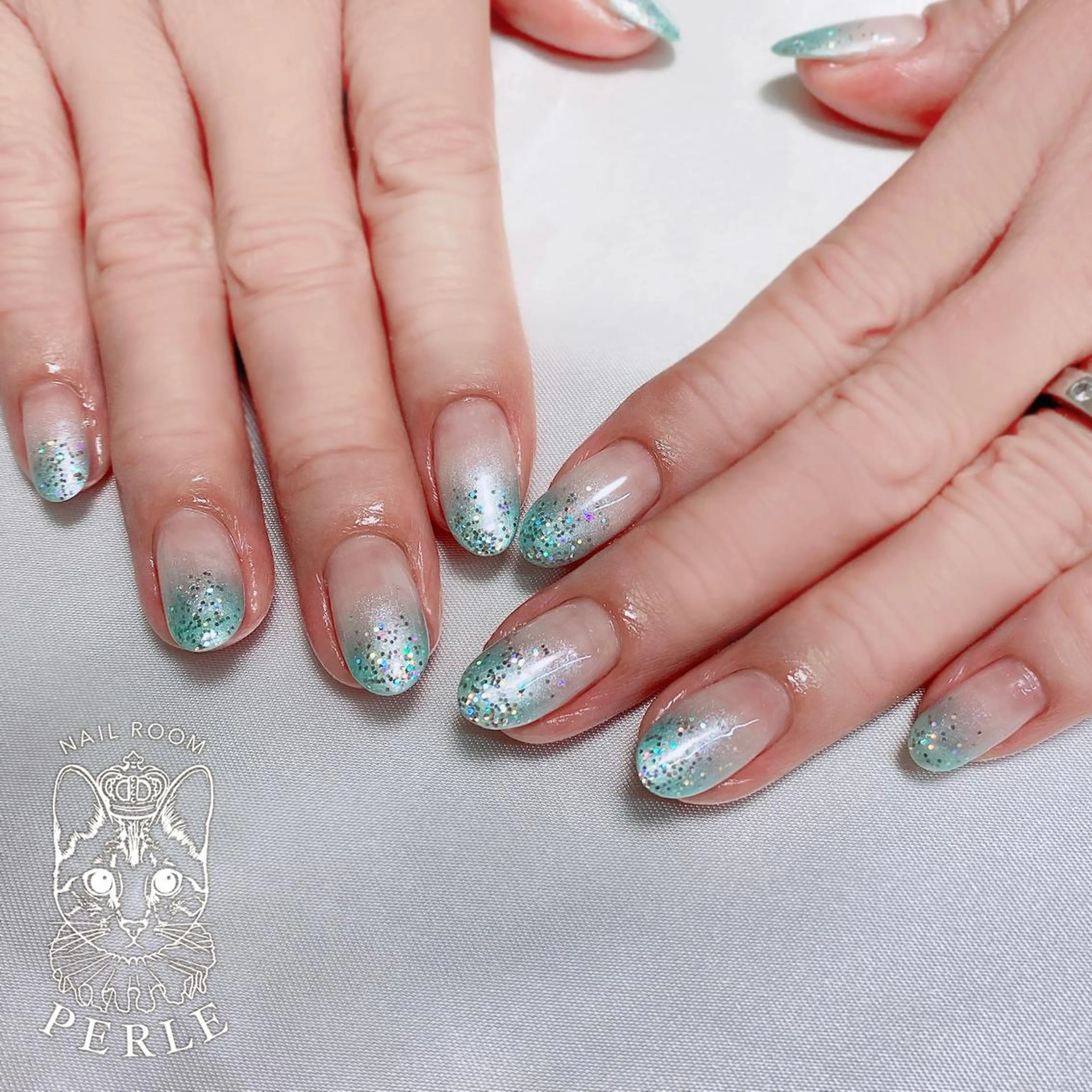 ネイル グラデーション ラメ(グリッター) ラメグラデーション ストーンネイル nail room Perleのネイルデザイン