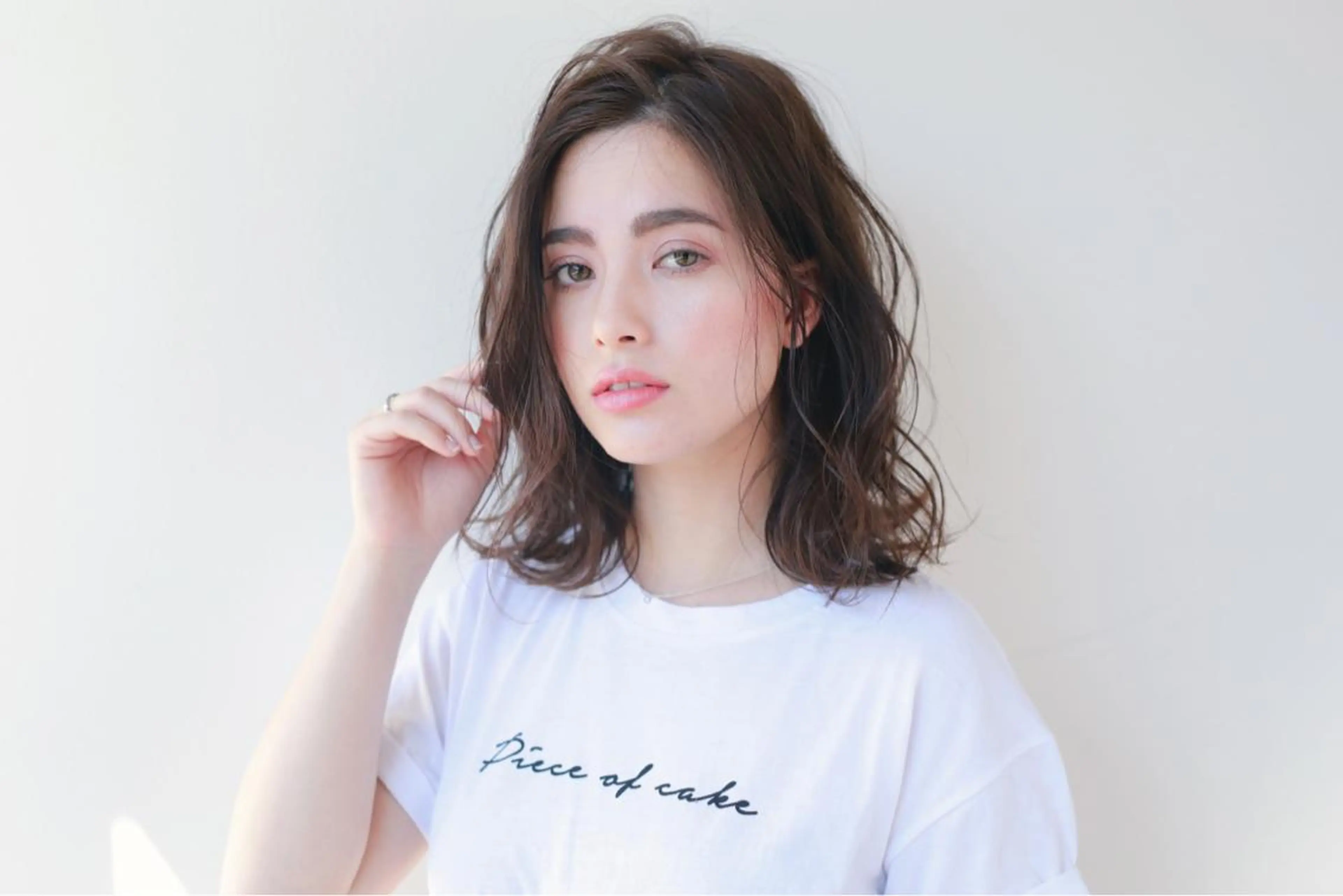 ミディアム カラー パーマ ミディアムパーマ カット ヘアカラー 縮毛矯正 トリートメント ツヤ髪になりたい方へ 🩷柴田知亜希のヘアスタイル