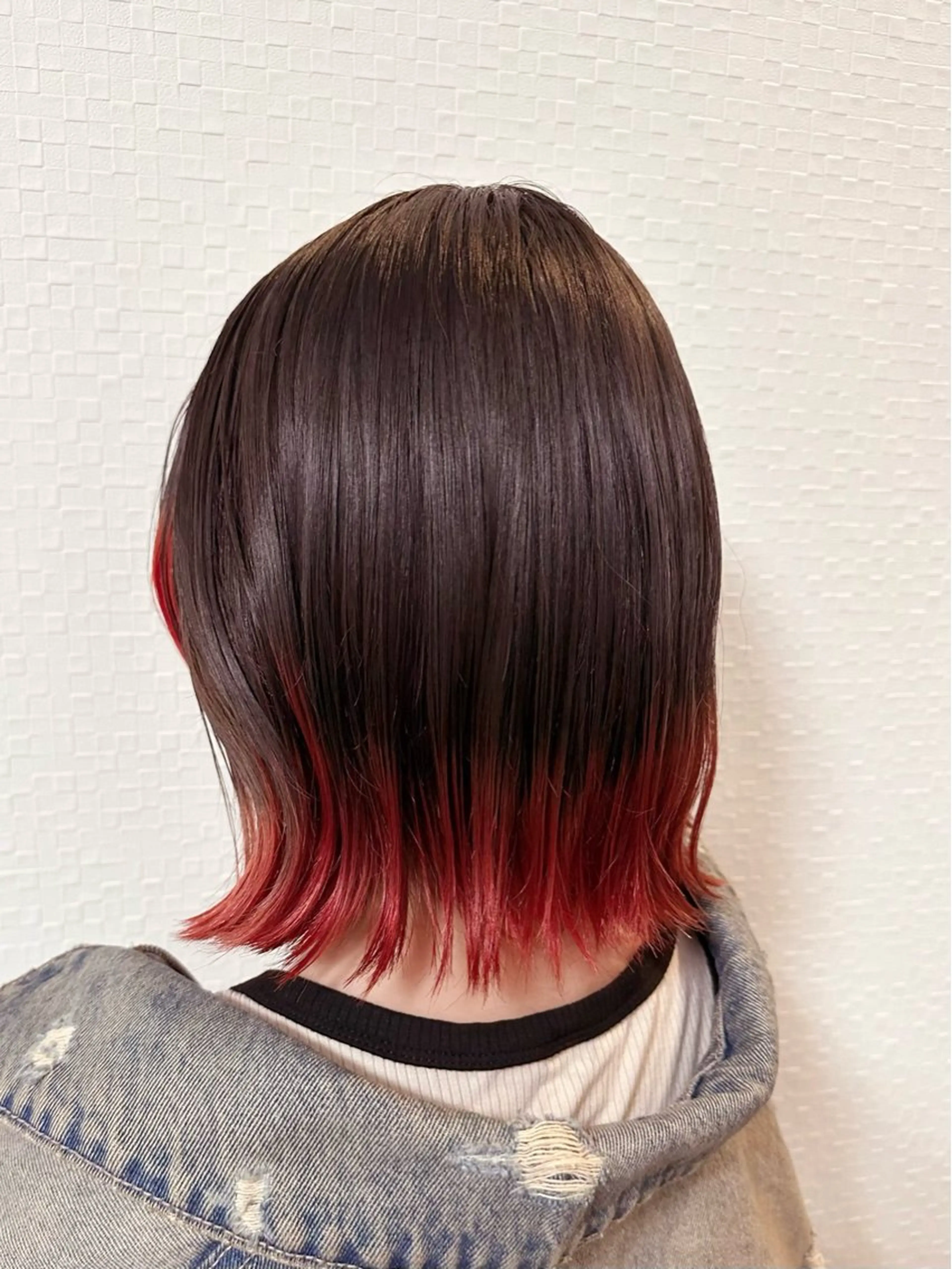 ミディアム 對比地 茜のヘアスタイル