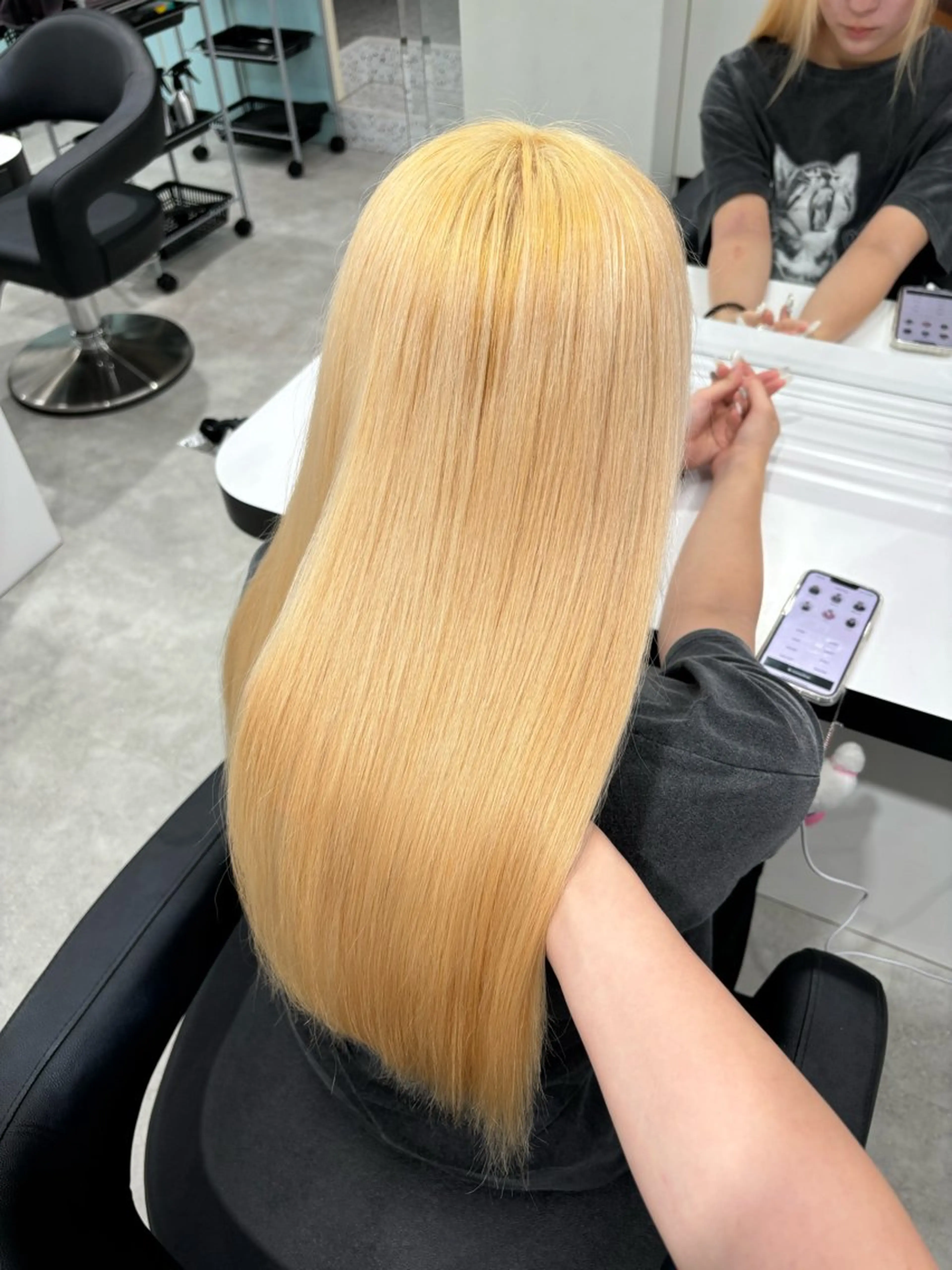 ロング ヘアカラー 艶髪ハイトーンカラー 渋谷🎀ririkaのヘアスタイル