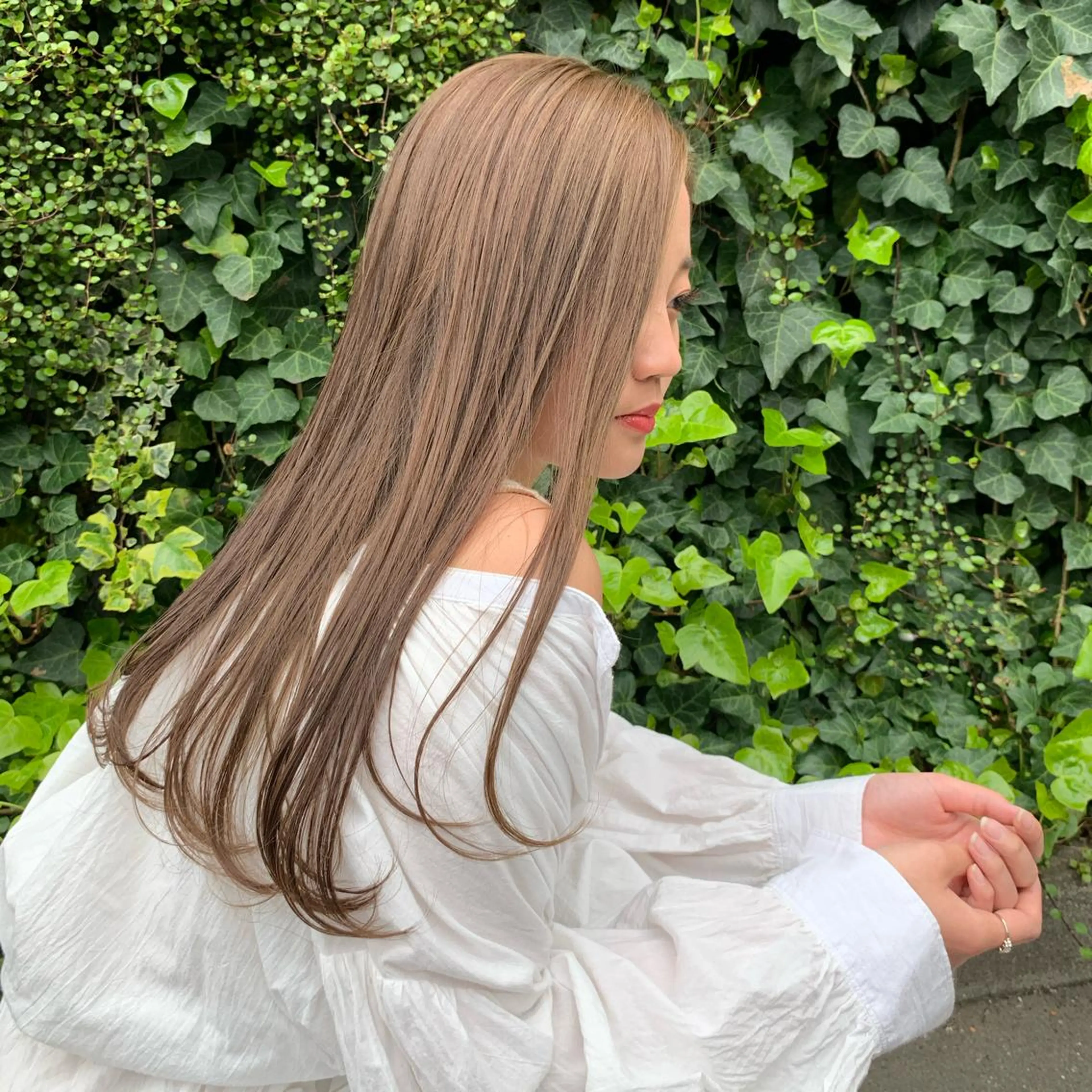 ロング カラー ベージュカラー ブリーチ ブリーチなしカラー オリーブベージュ ウスイ ハルカのヘアスタイル