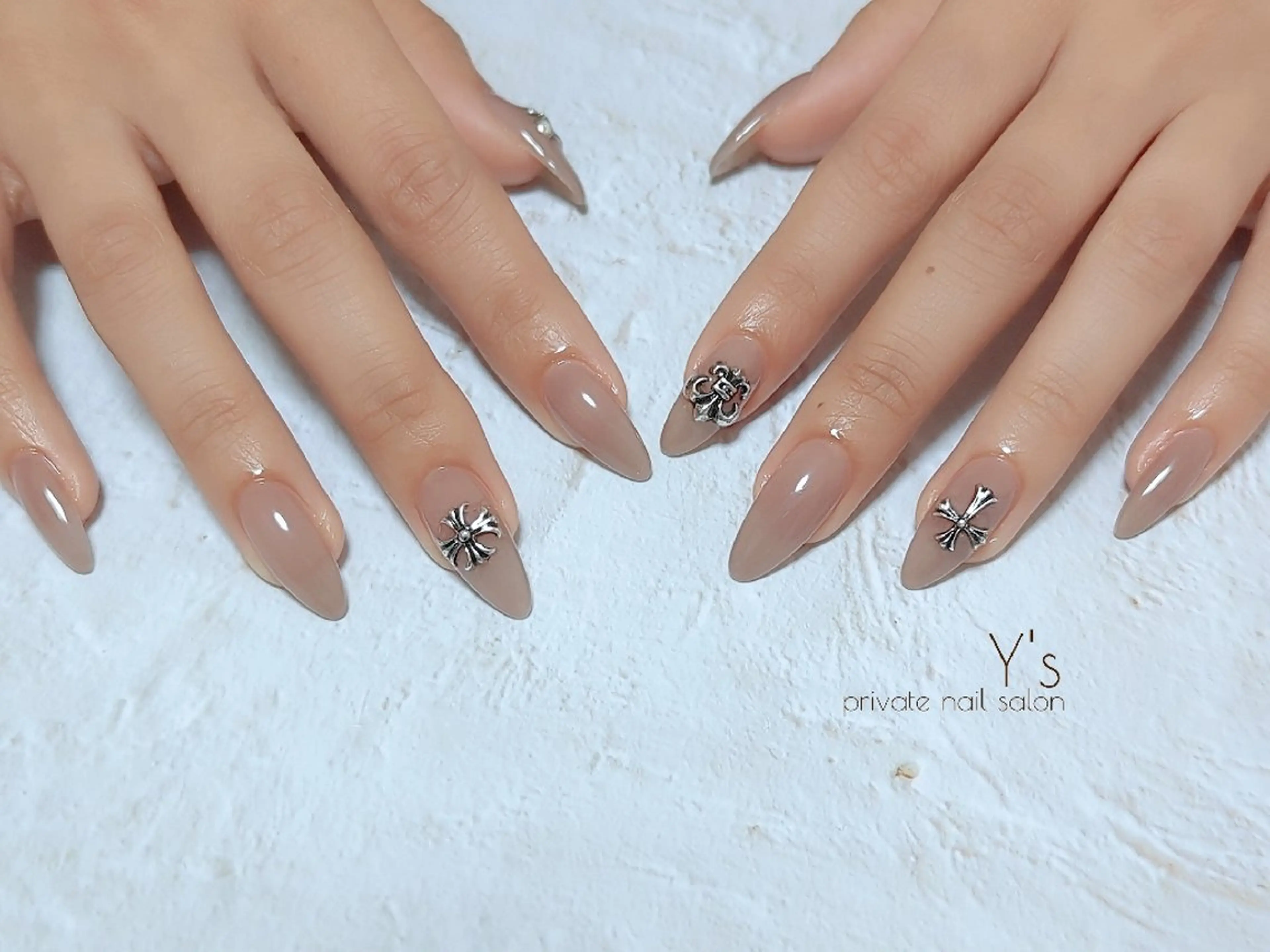 ネイル ハンドネイル YUMI NAGAI  のネイルデザイン