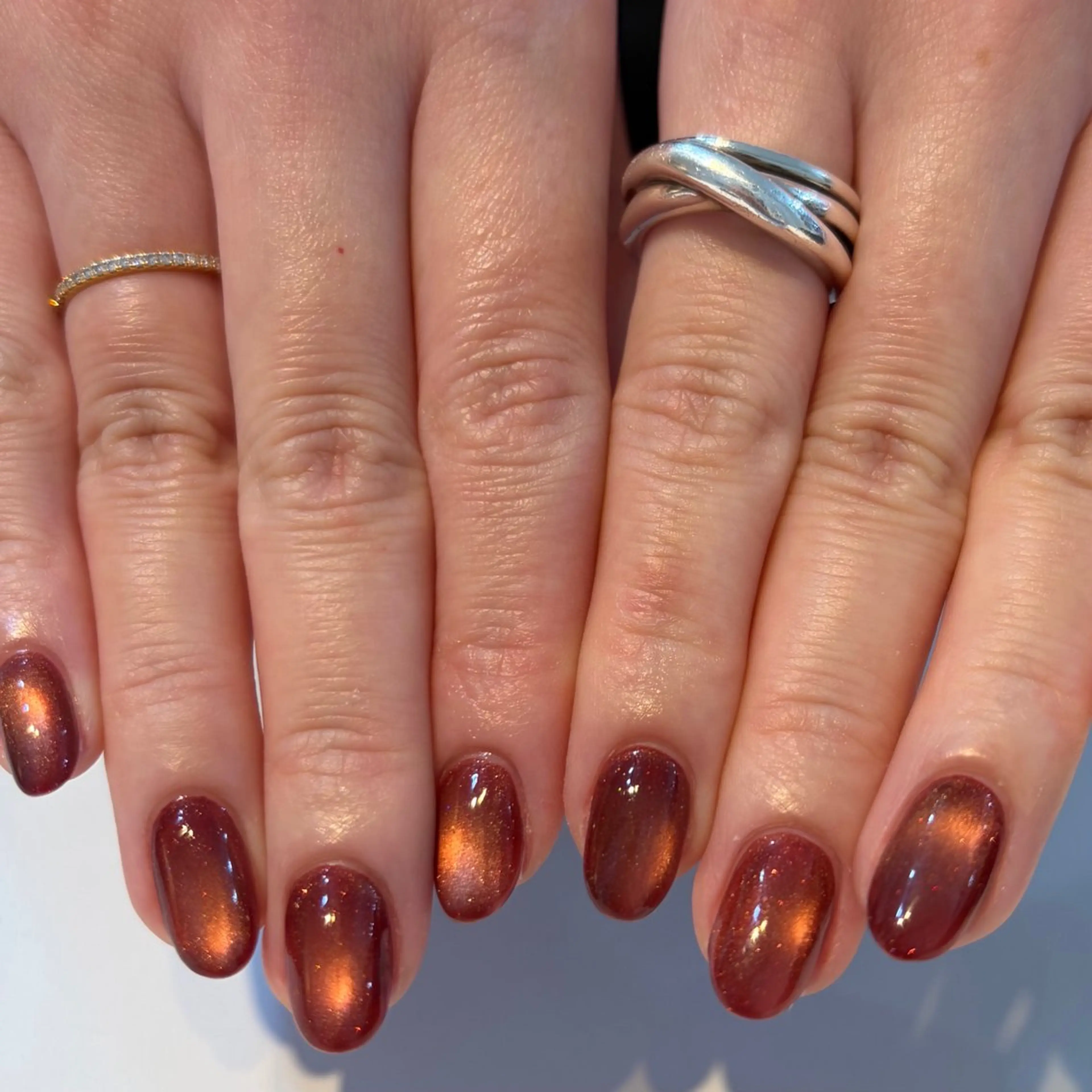 ネイル ブラウン マグネットネイル 赤色 Mellow [メロー] by Cherie la mer所属・mellow 新宿店 saitoのネイルデザイン