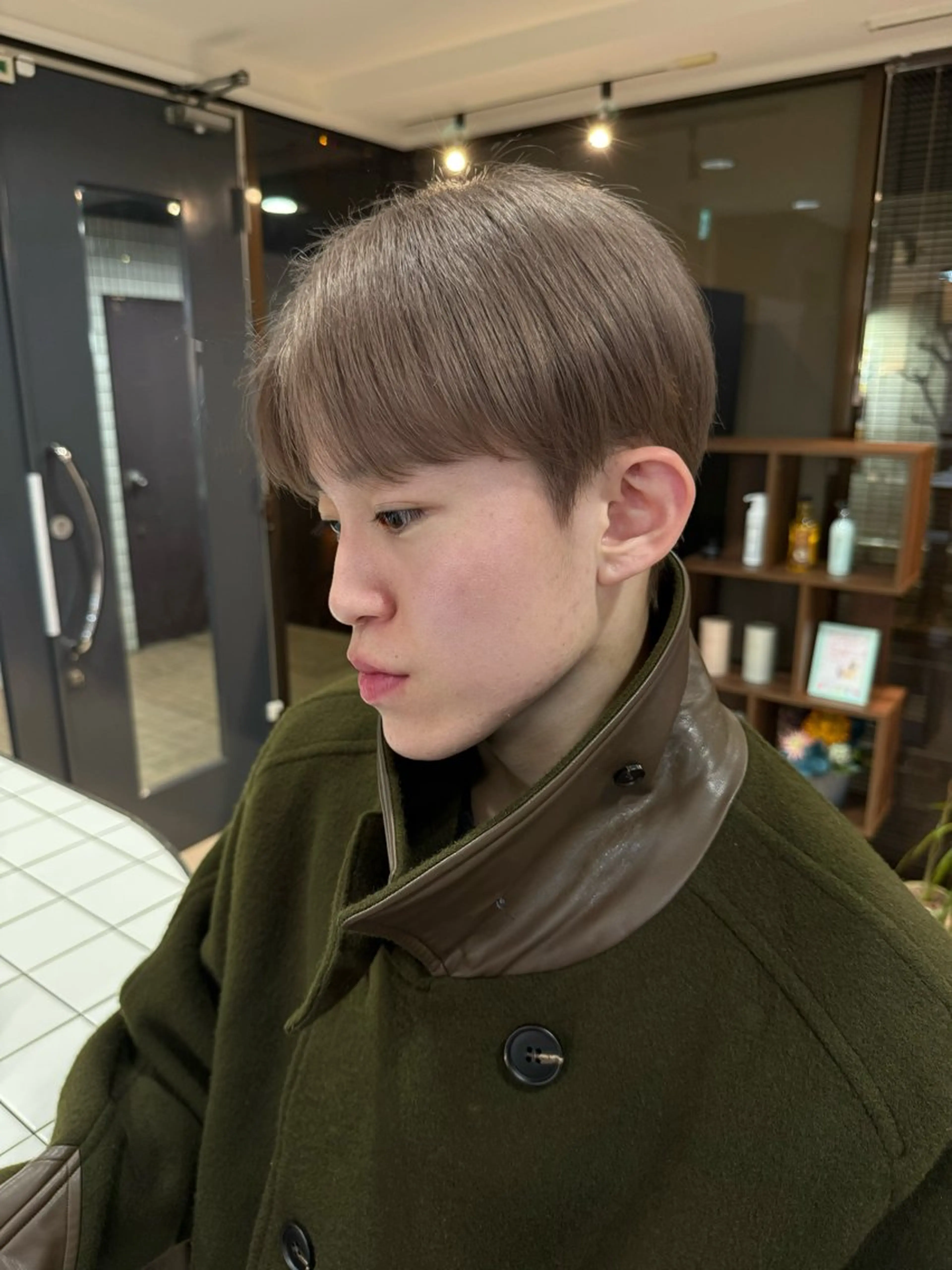 ショート カラー ベージュカラー ミルクティーベージュ ヘアカラー 宮嶋 蓮のヘアスタイル