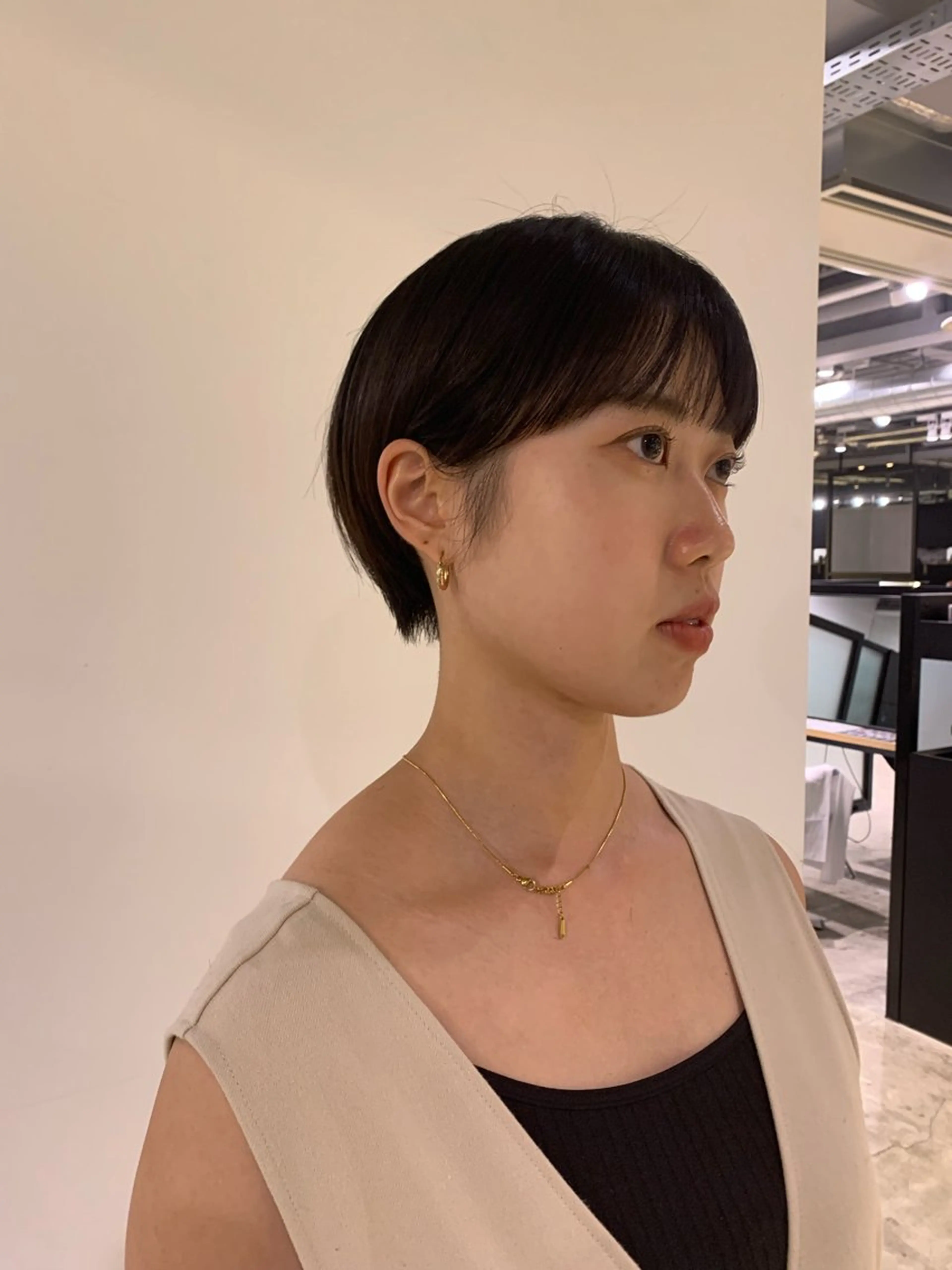 ショート 黒染め落とし ムラ修正　ハイトーンのヘアスタイル