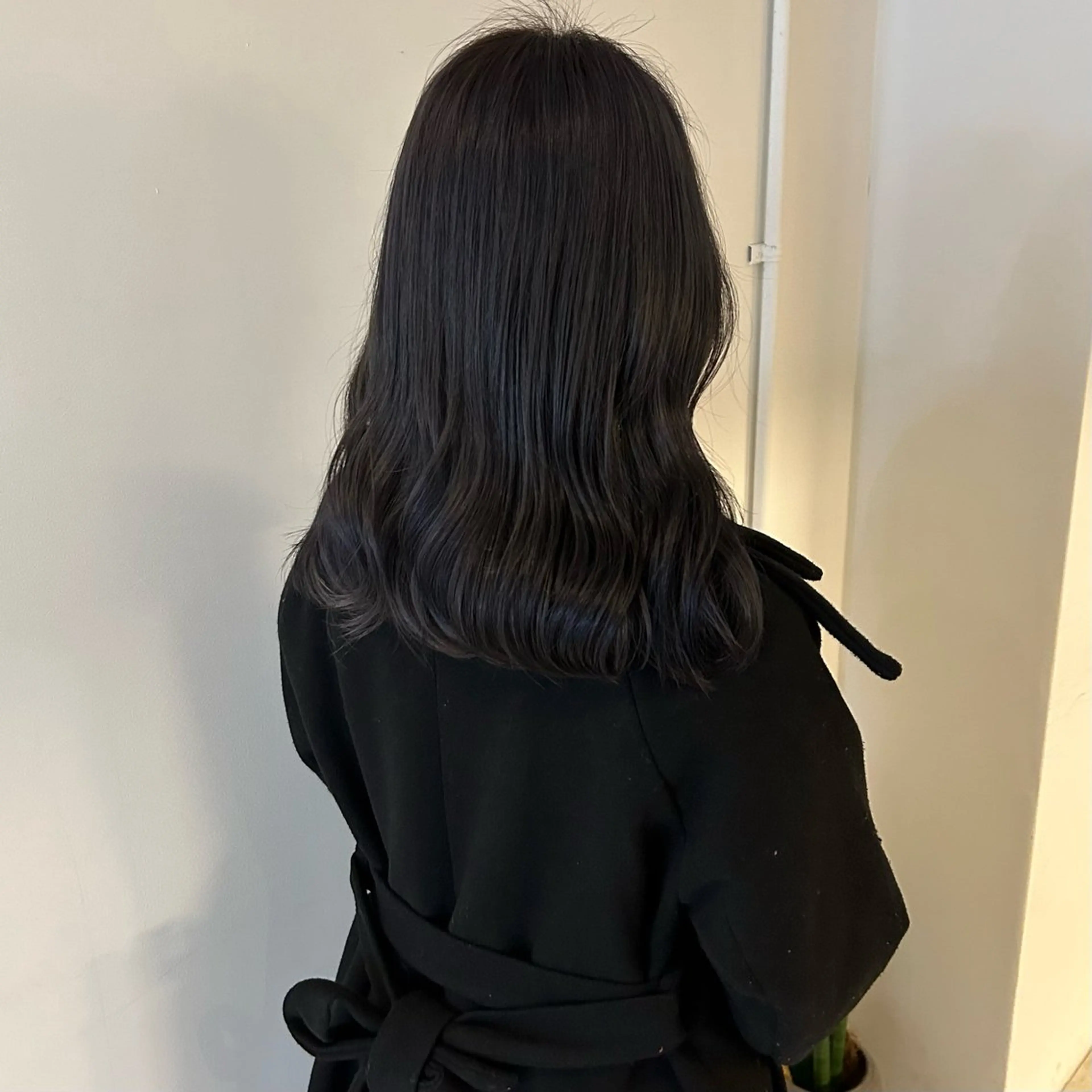 セミロング カラー ブリーチ ケアブリーチ 透明感カラー ハイトーンカラー ラベンダーカラー nonoka オリーブ/レイヤーのヘアスタイル