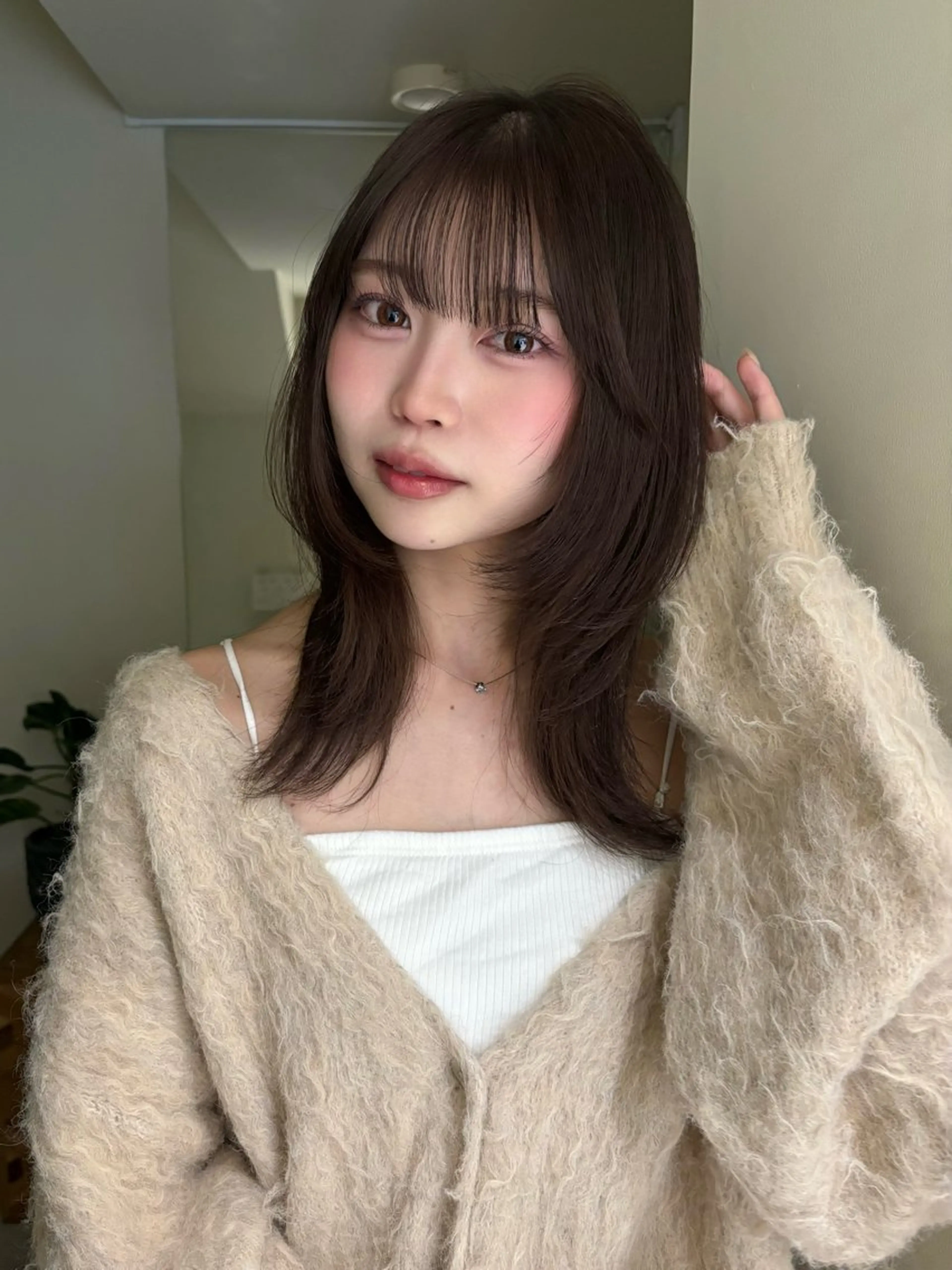 ミディアム ヘアカラー 透明感カラー アオイのヘアスタイル