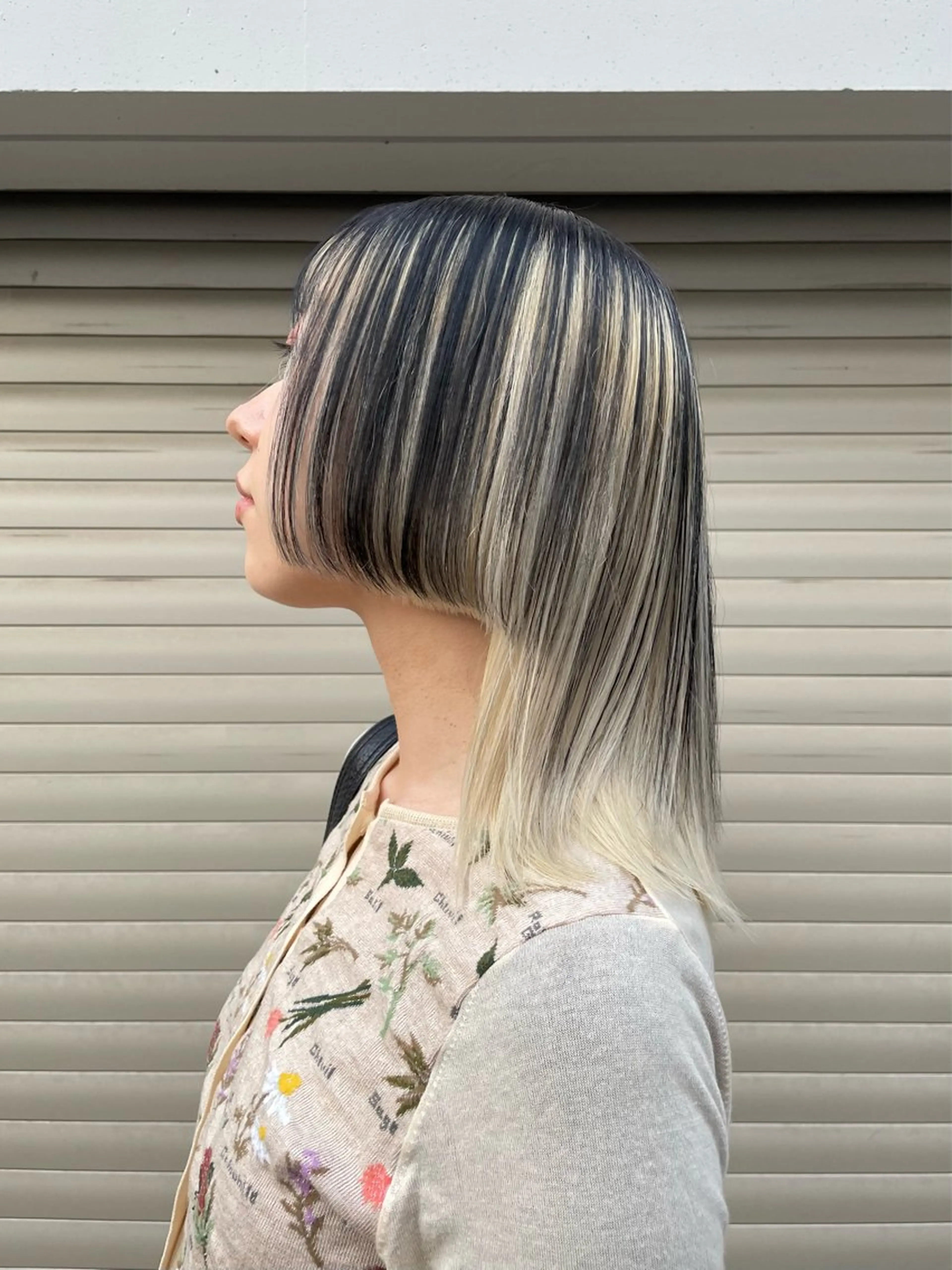 ミディアム カラー デザインカラー ハイトーンカラー ブリーチ/レイヤー 💙ayame💙のヘアスタイル