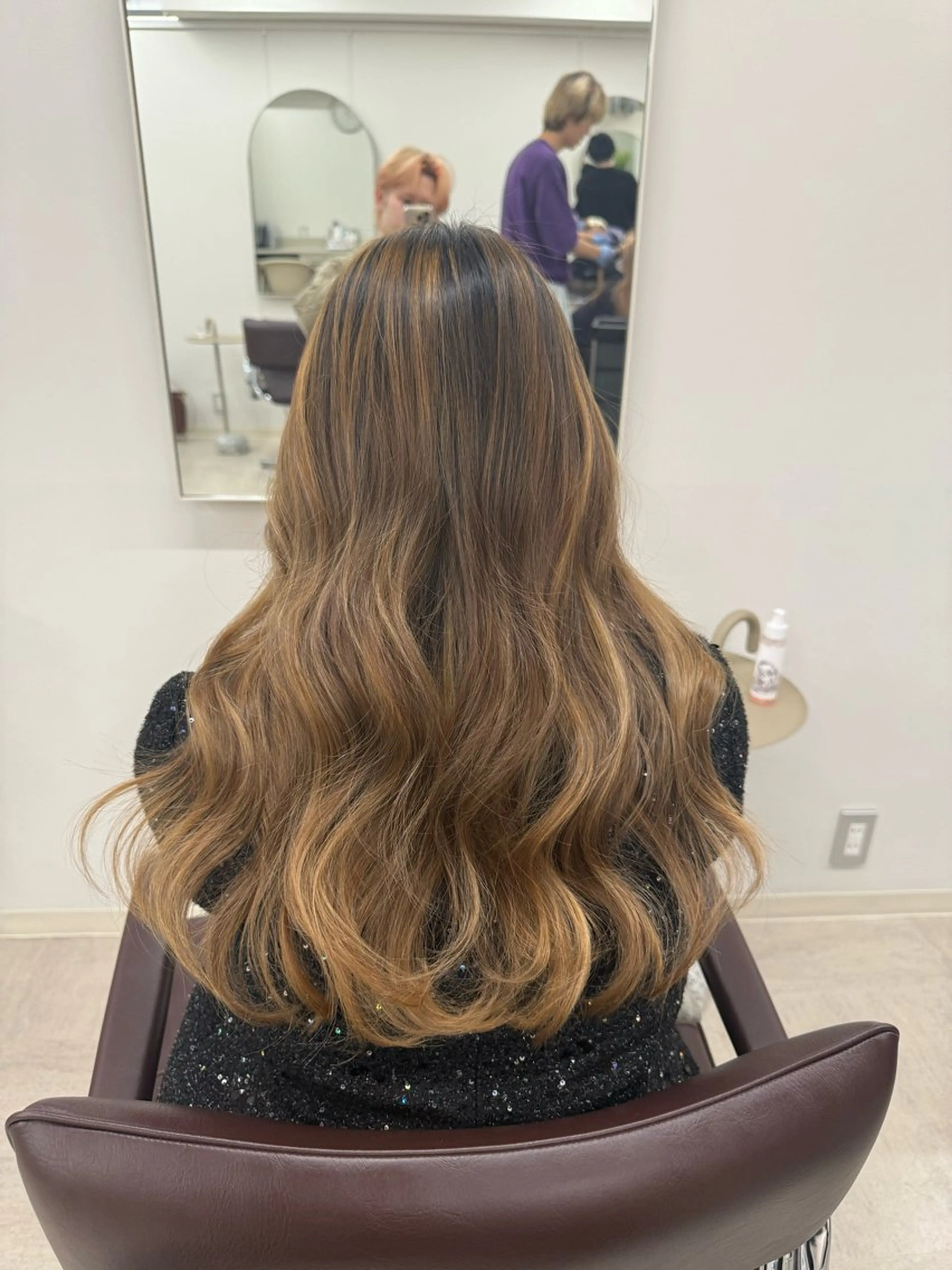 ロング WATARU/ 韓国風巻き髪のヘアスタイル