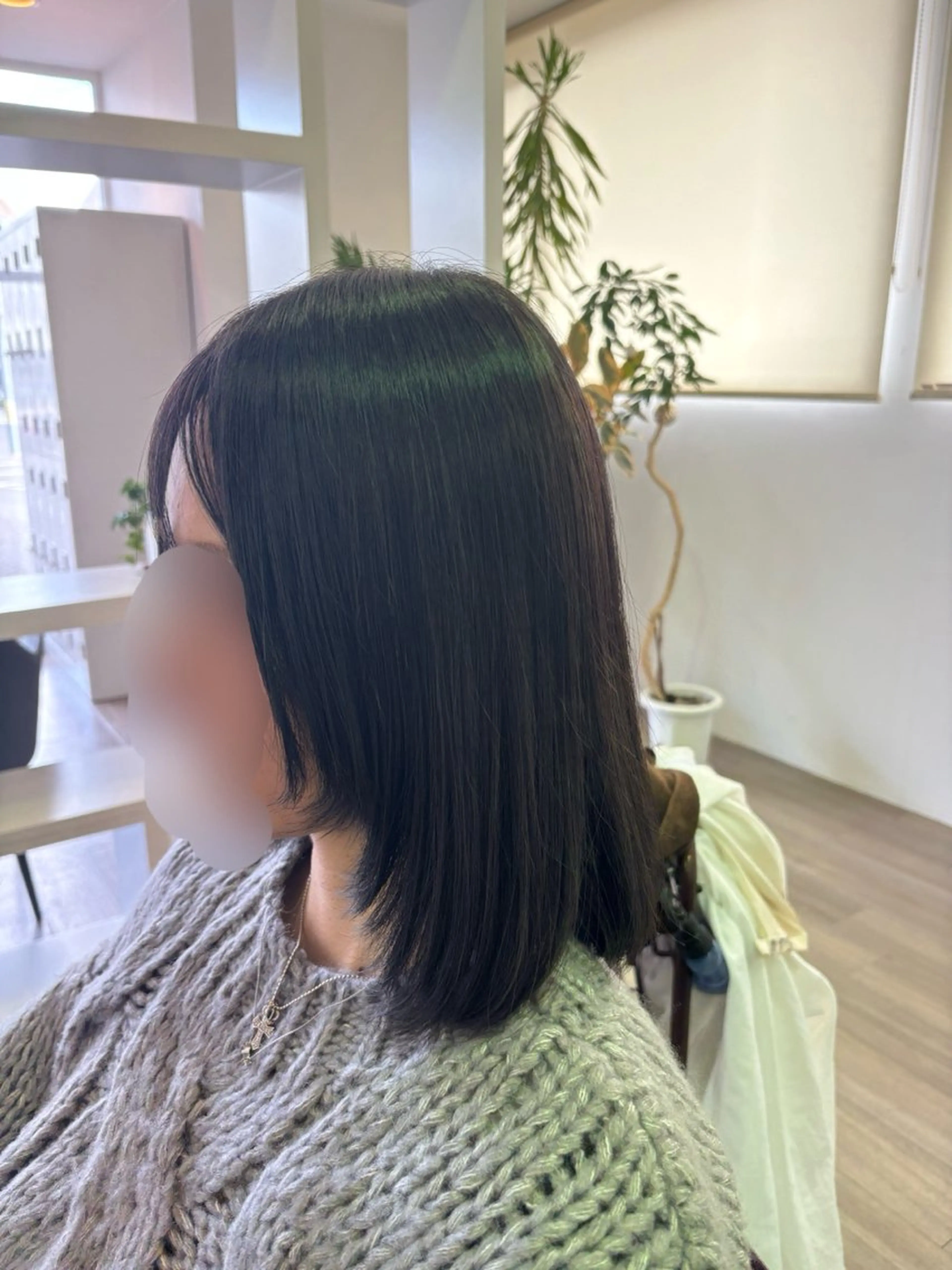 ミディアム 顔周りカット レイヤーカット カット 岡本 紗依のヘアスタイル