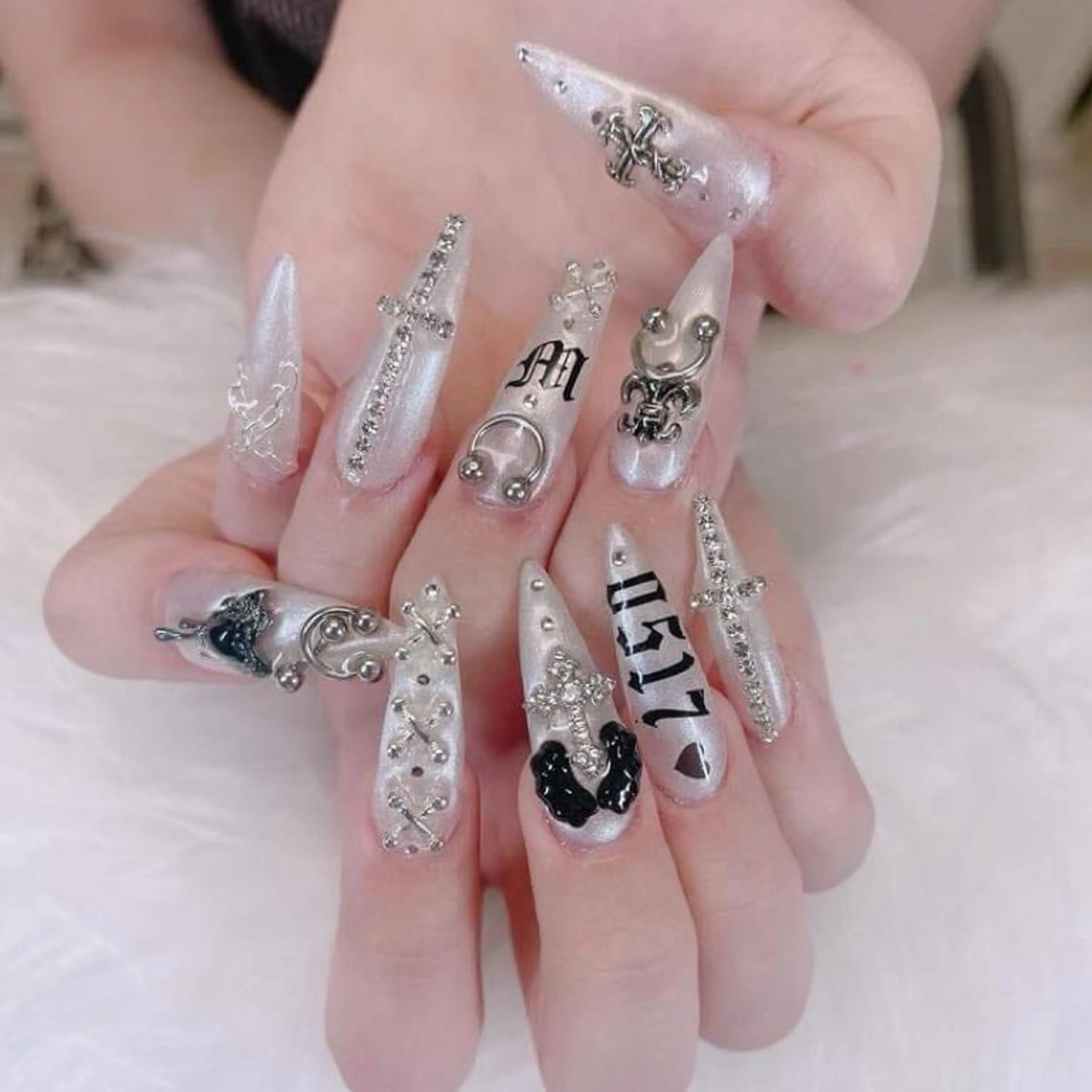 ネイル 成人式 ジェルネイル ネイルチップ ハンドネイル MoMoA Nail ネイル長さ出し専門店のネイルデザイン