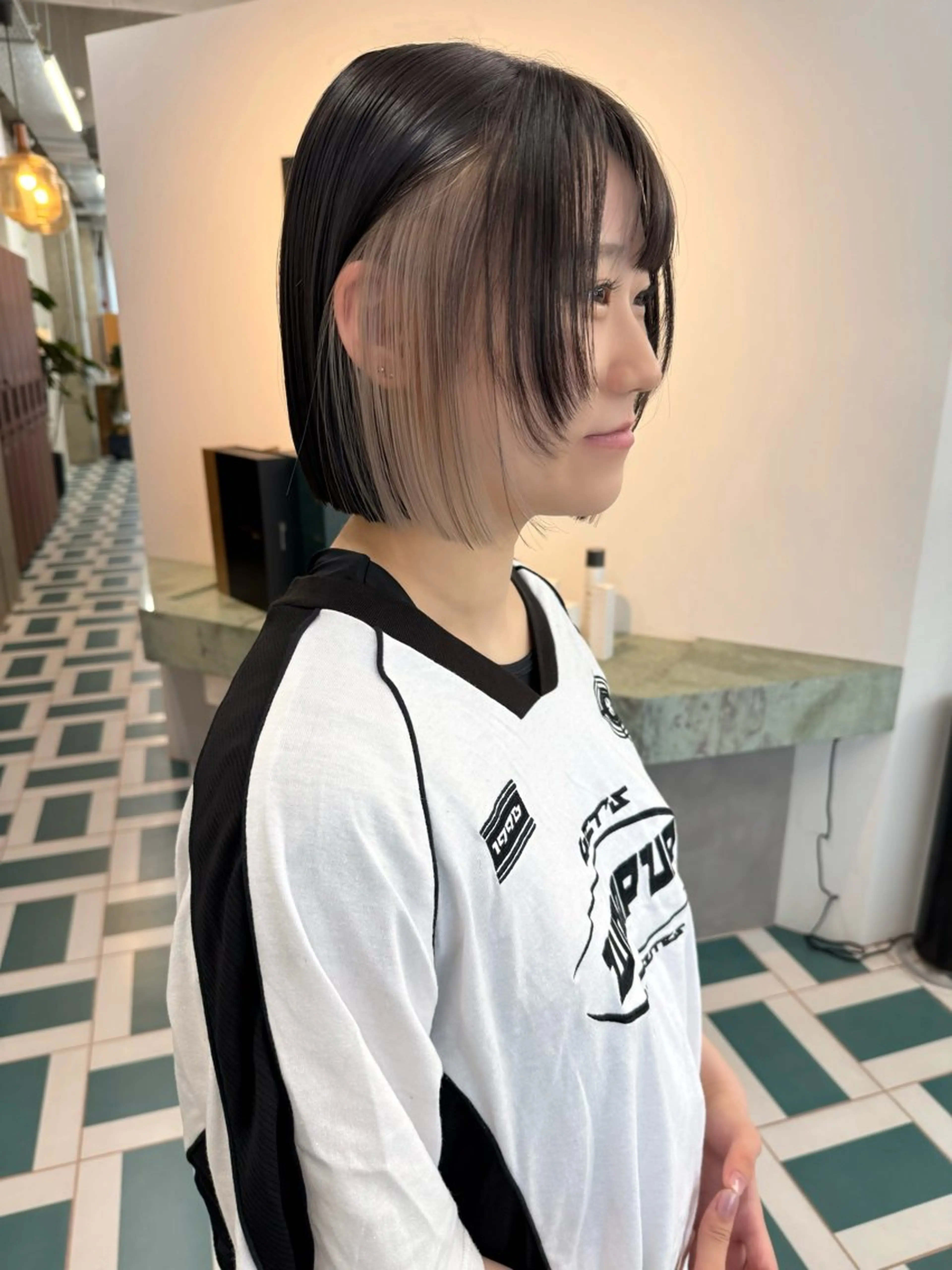 ショート カラー ベージュカラー デザインカラー グレージュ インナーカラー ホワイトベージュ MIKU★デザイン/ 透明感カラー/ボブのヘアスタイル