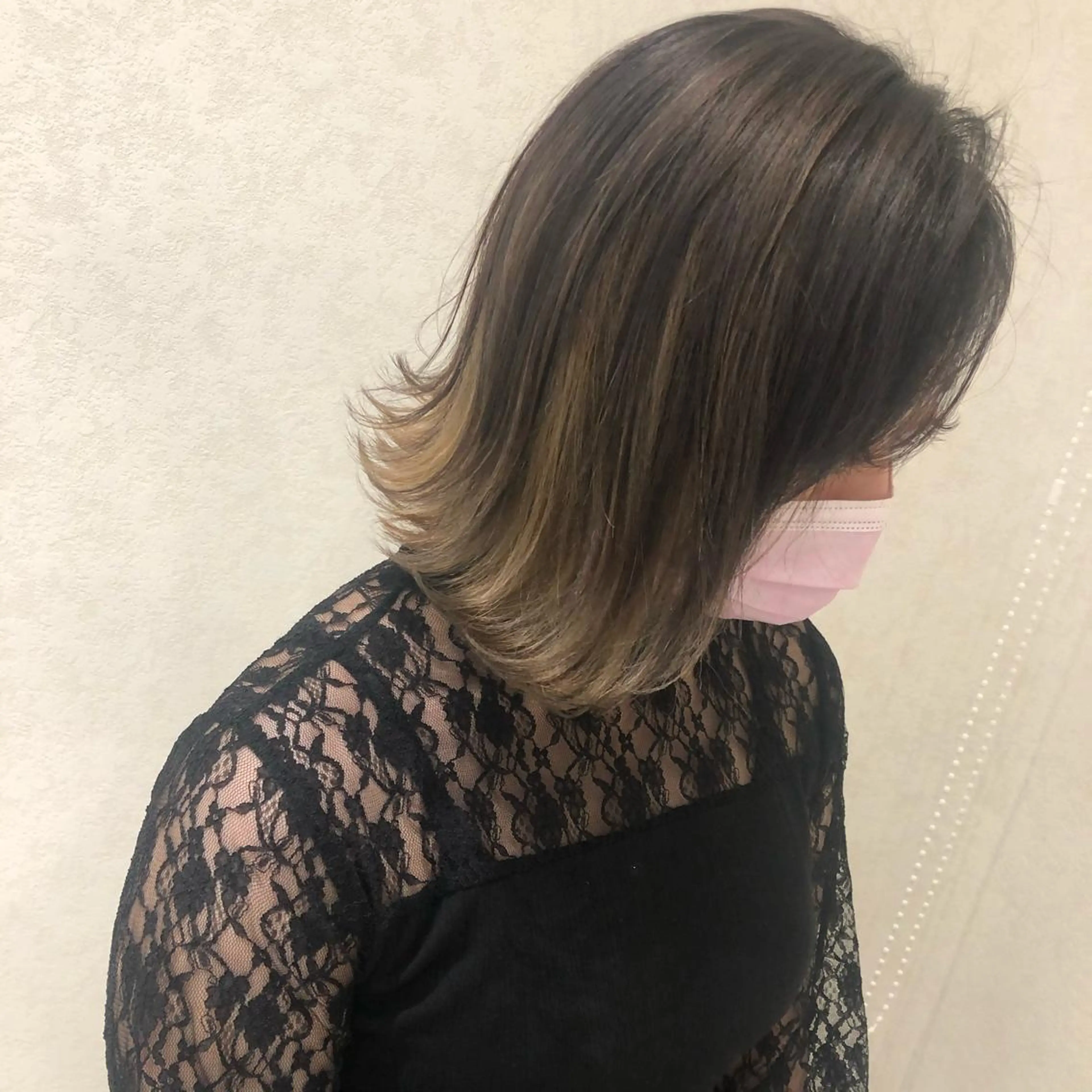 ミディアム ムトウセイマ/ 縮毛矯正/ブリーチのヘアスタイル