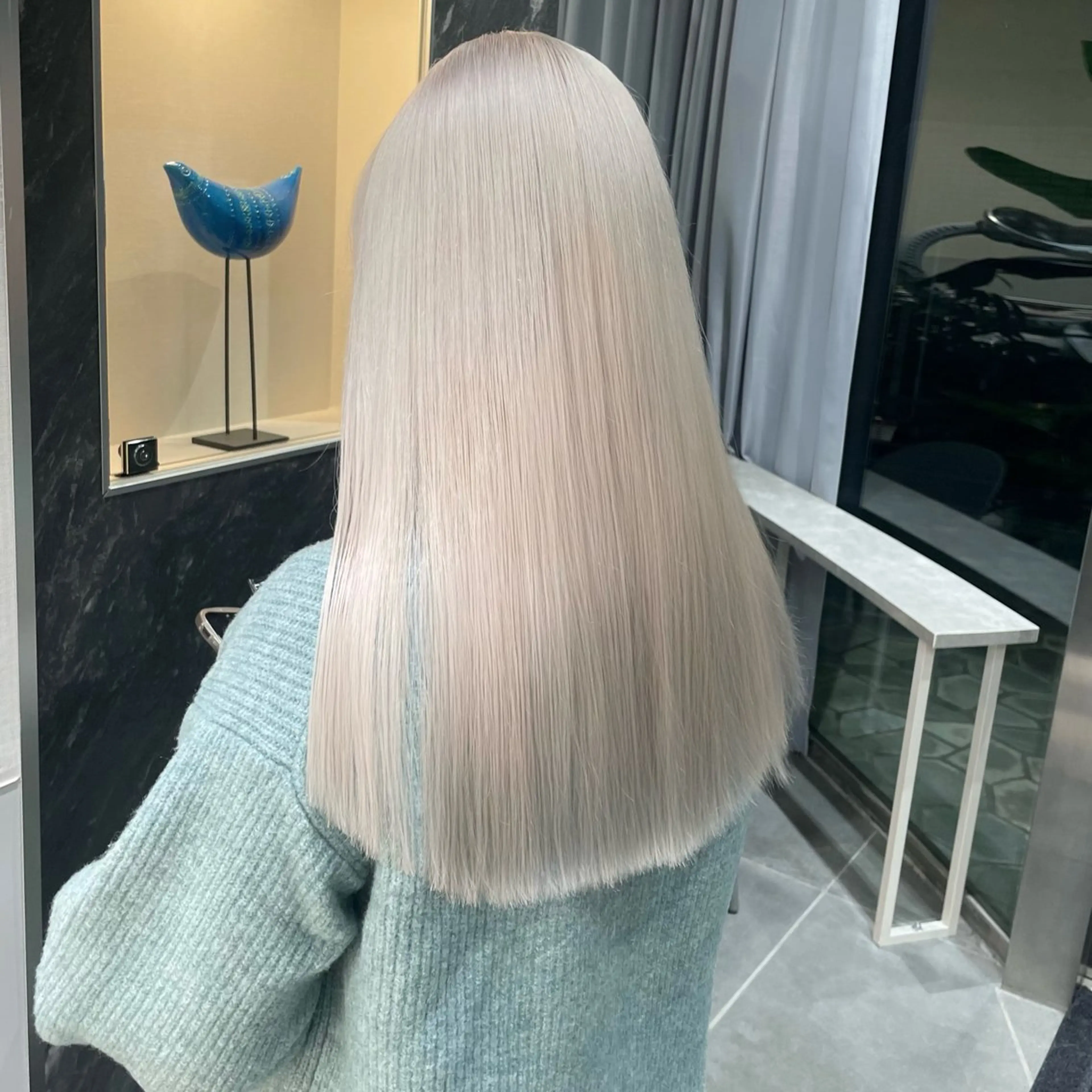 ロング ヘアカラー 🩵ハイトーン 美咲🩵のヘアスタイル