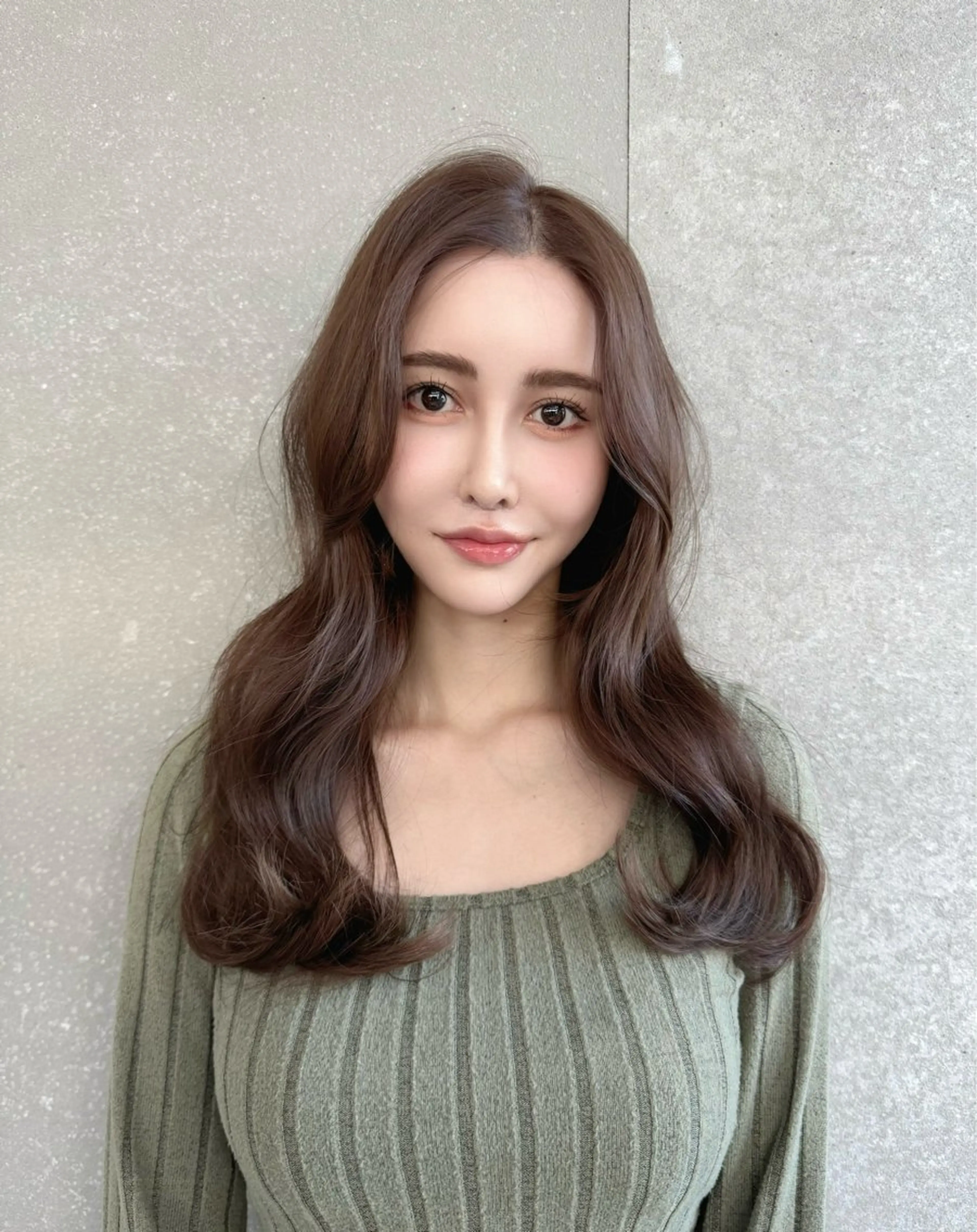 ミディアム カラー レイヤーカット /透明感カラー西田のヘアスタイル