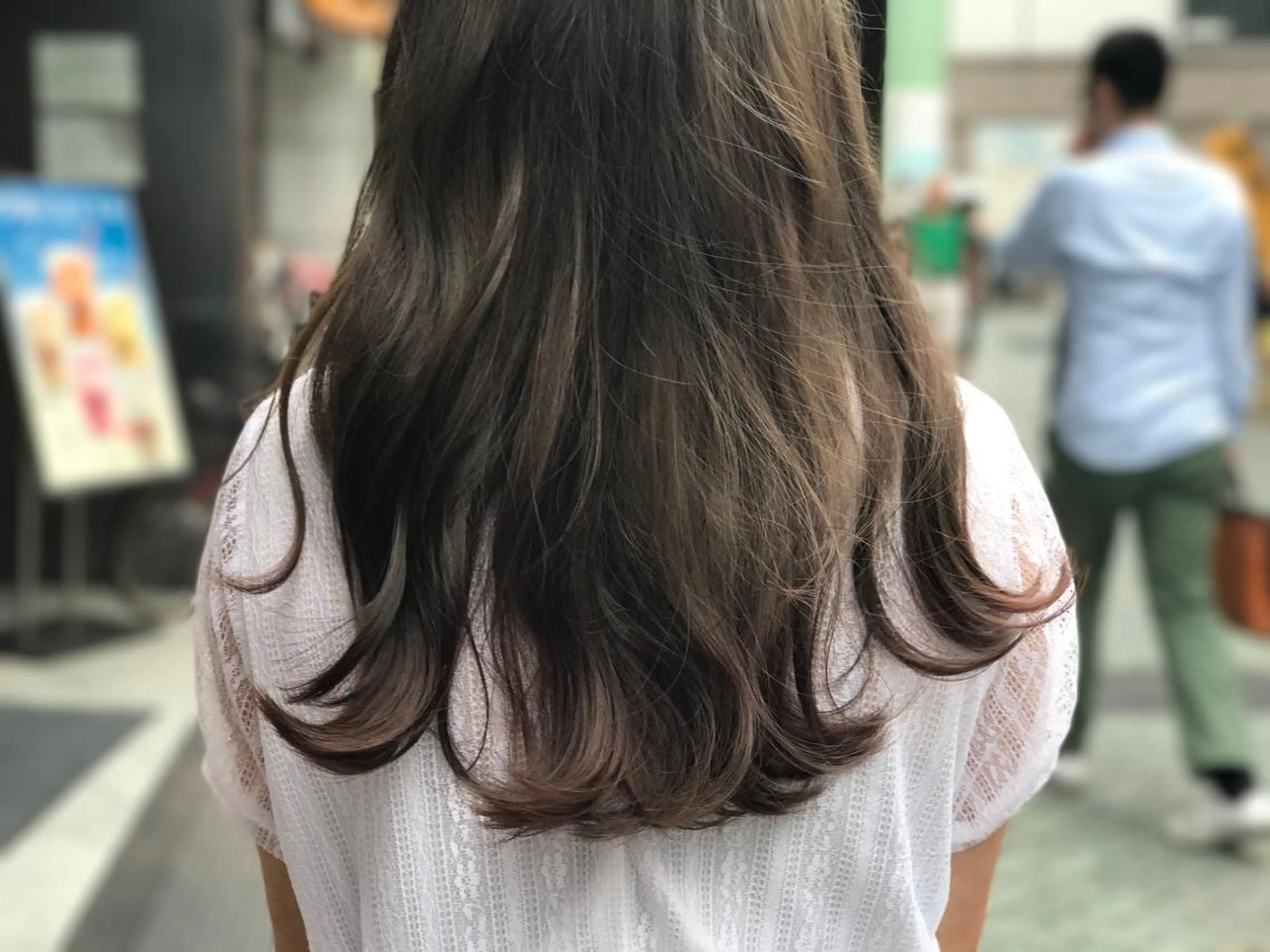 ロング カラー TAI透明カラー 柔らかい縮毛矯正のヘアスタイル