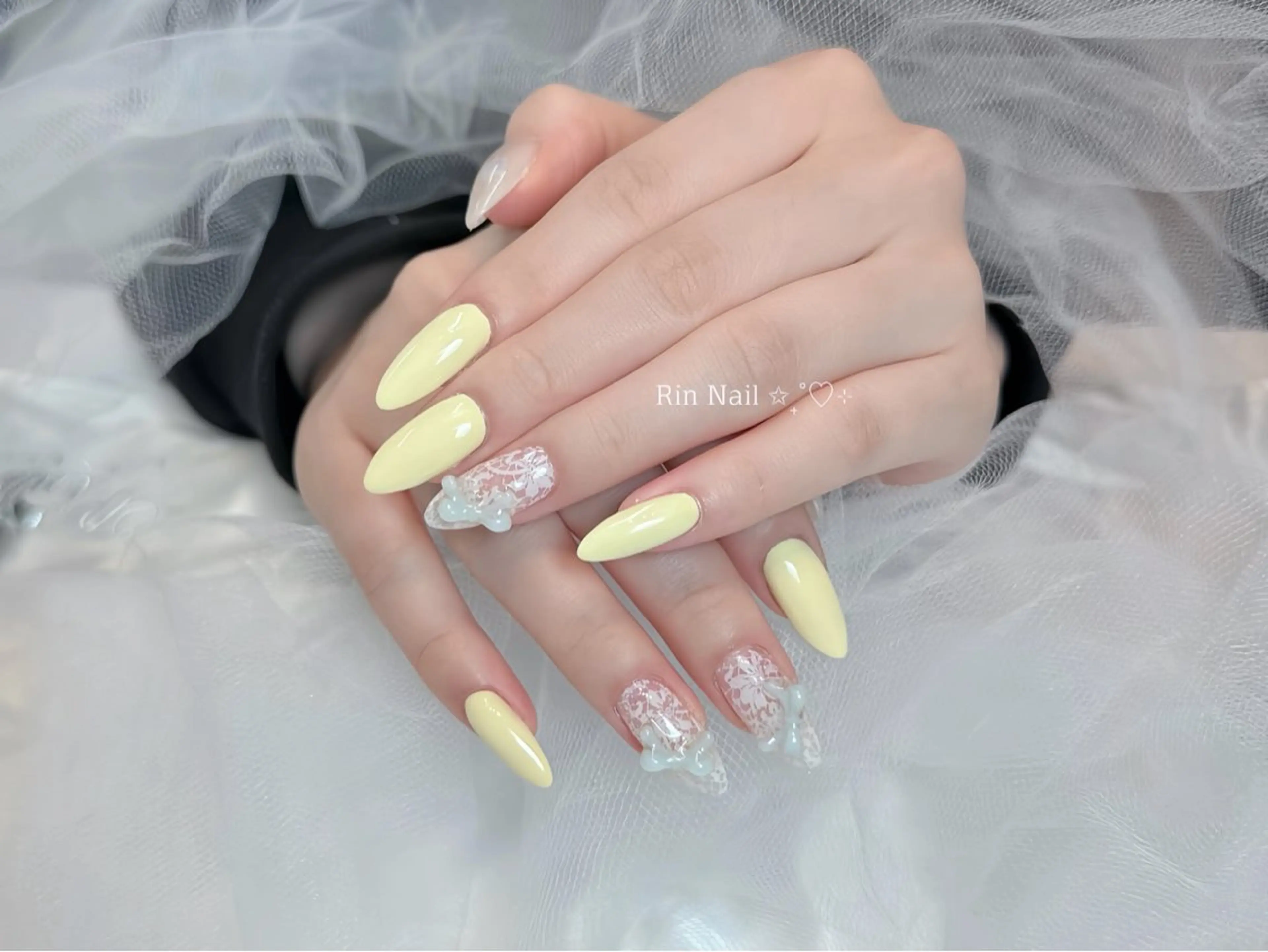 ネイル オーロラネイル ブラウン チークネイル フラッシュネイル フラワーネイル ハンドネイル Rin Nail 新大久保店のネイルデザイン