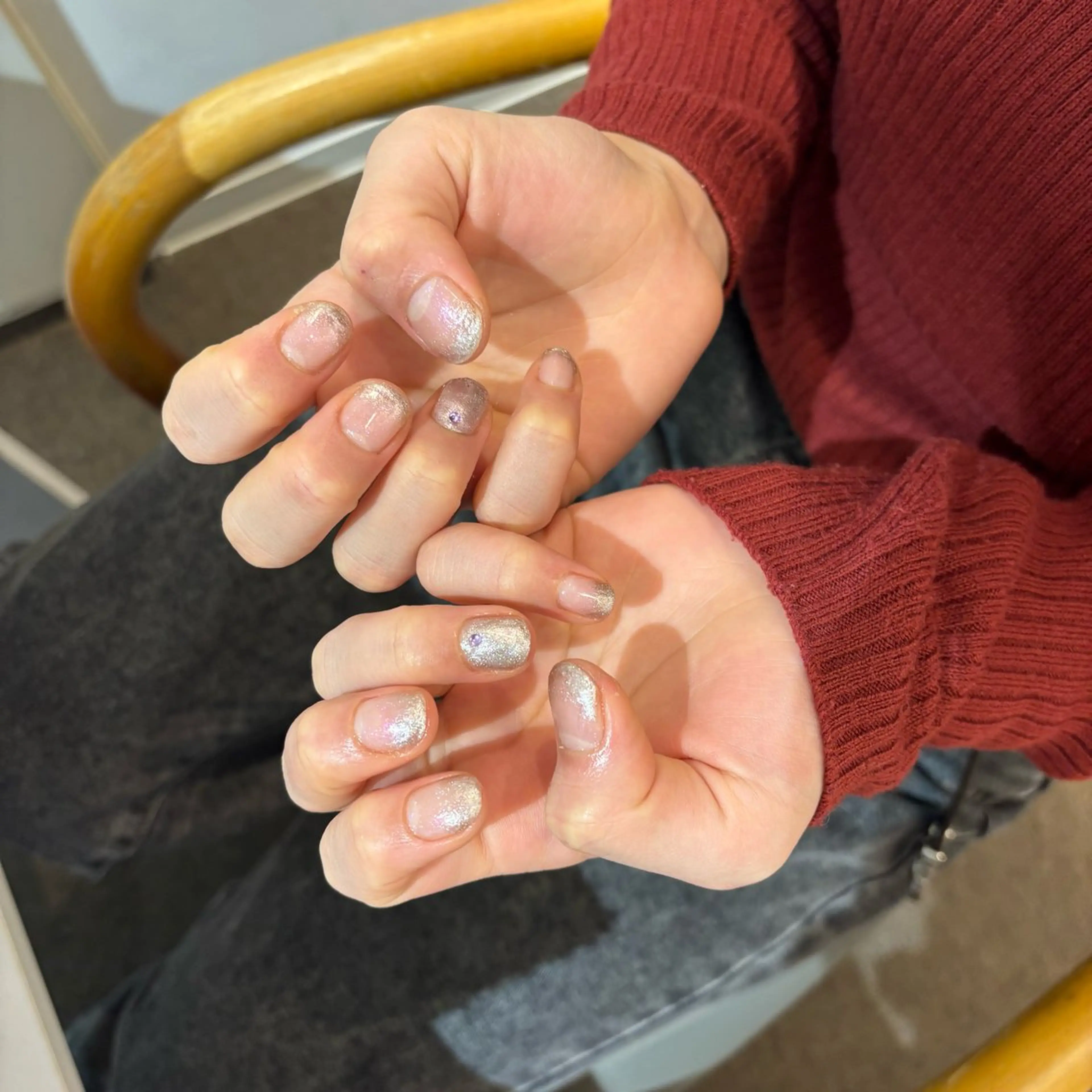 ネイル グラデーション ブリーチ透明感カラー /レイヤー👗しずかのヘアスタイル