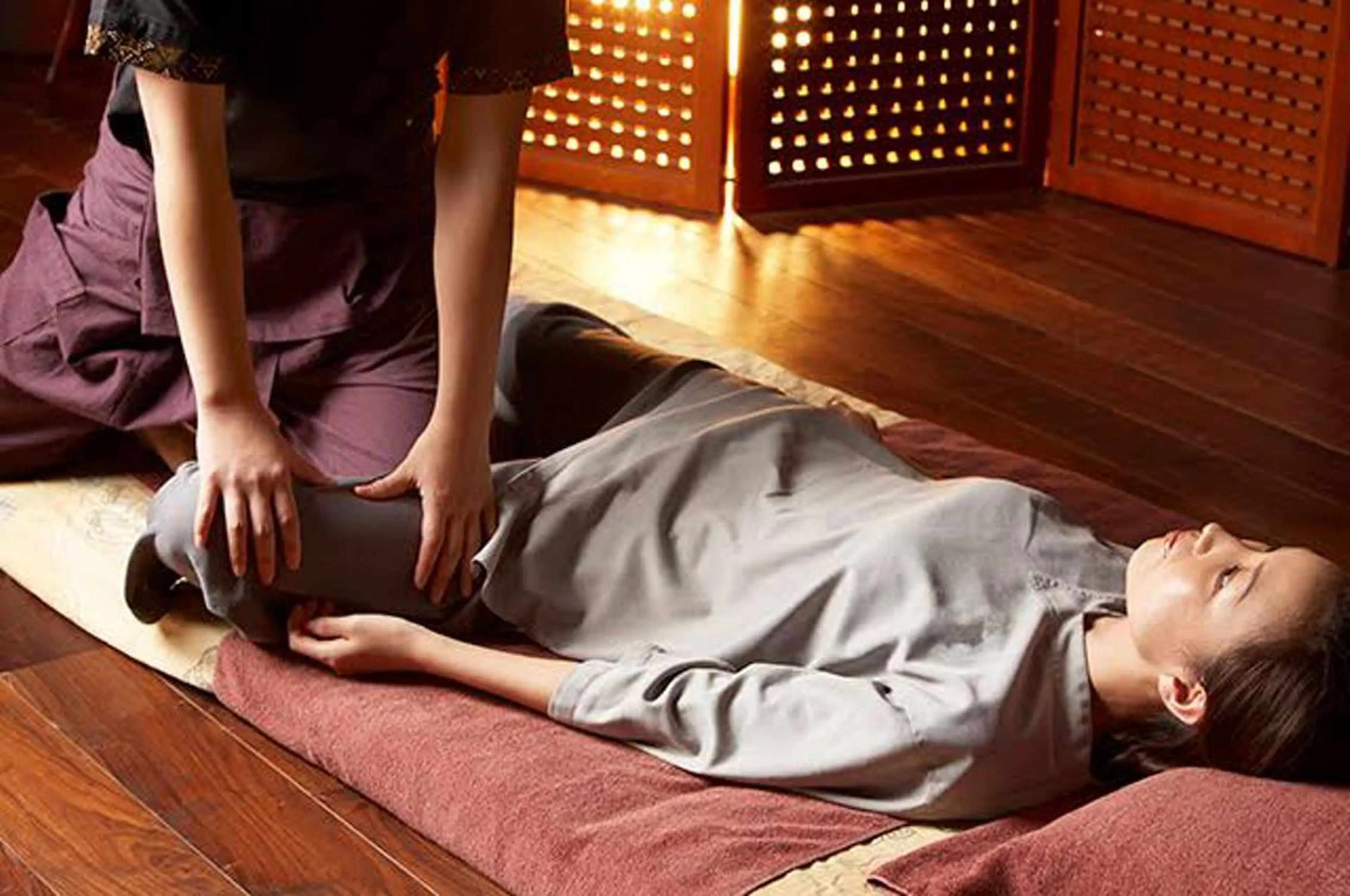 【90分】ミックスコース！タイ古式整体ストレッチとアロマオイルのミックスで疲れた体を癒します！の写真