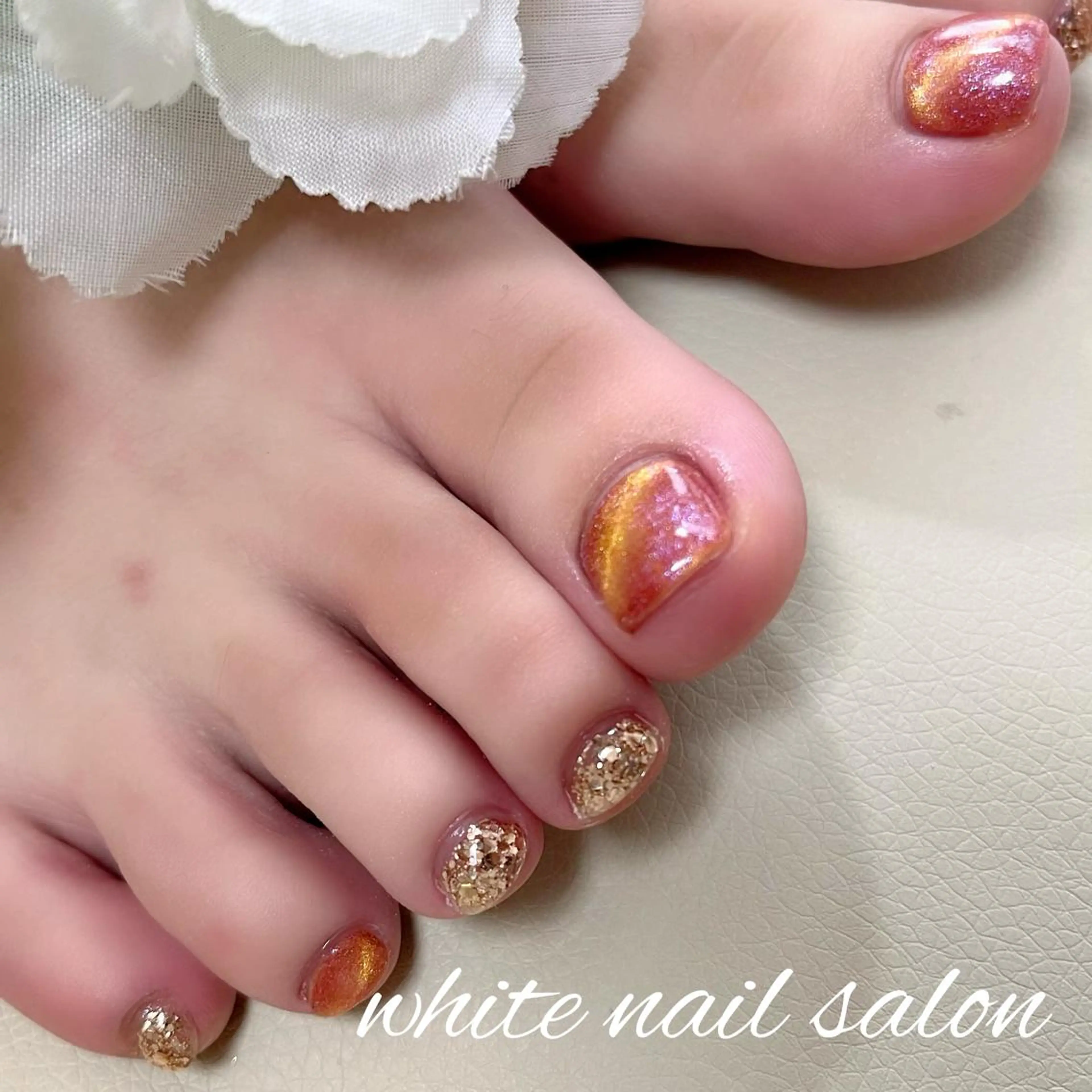ネイル フットネイル ジェルネイル ハードジェル ラメ(グリッター) 持ち込み フットネイル white nail salonのネイルデザイン