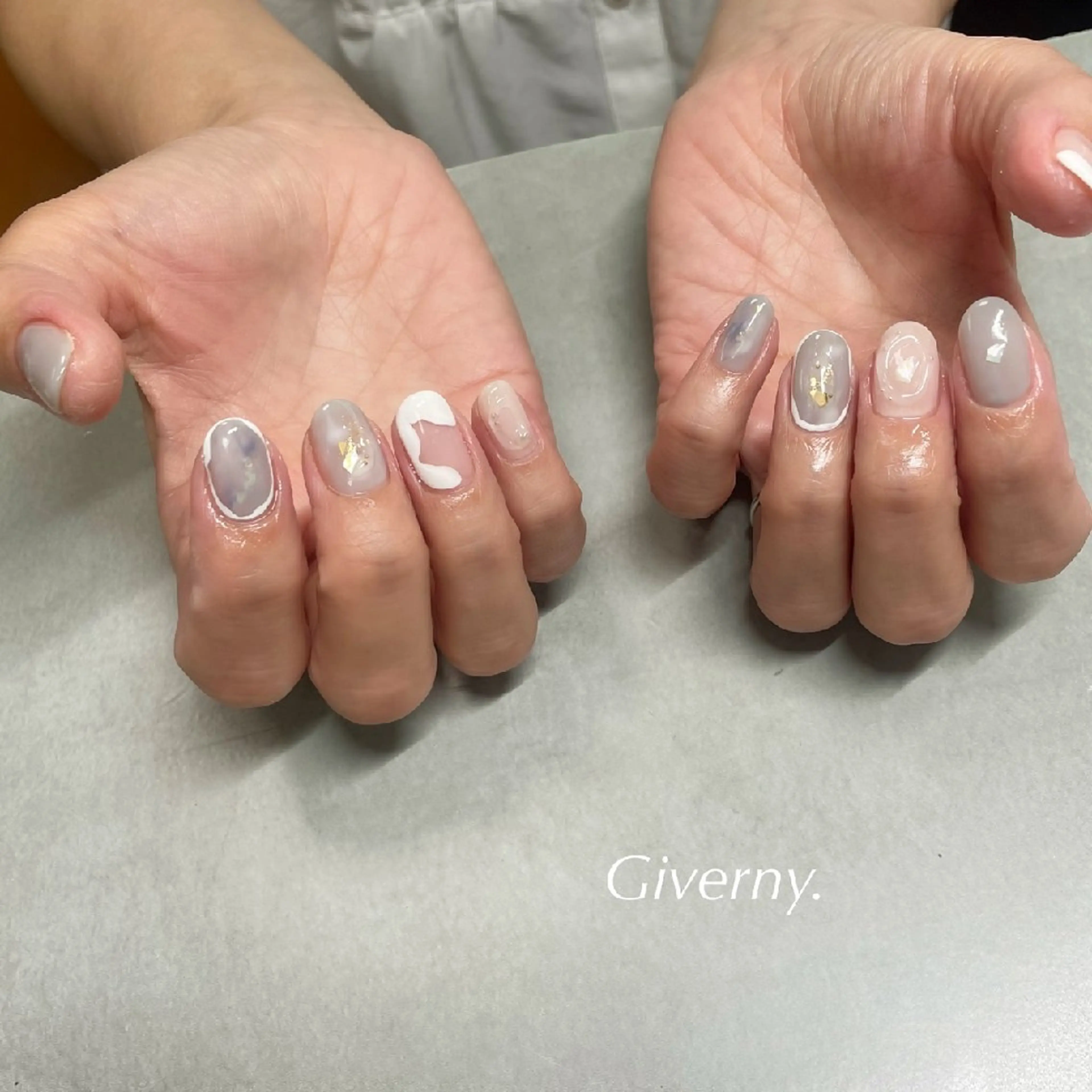 ネイル ニュアンスネイル 夏ネイル ハンドネイル Giverny .のネイルデザイン