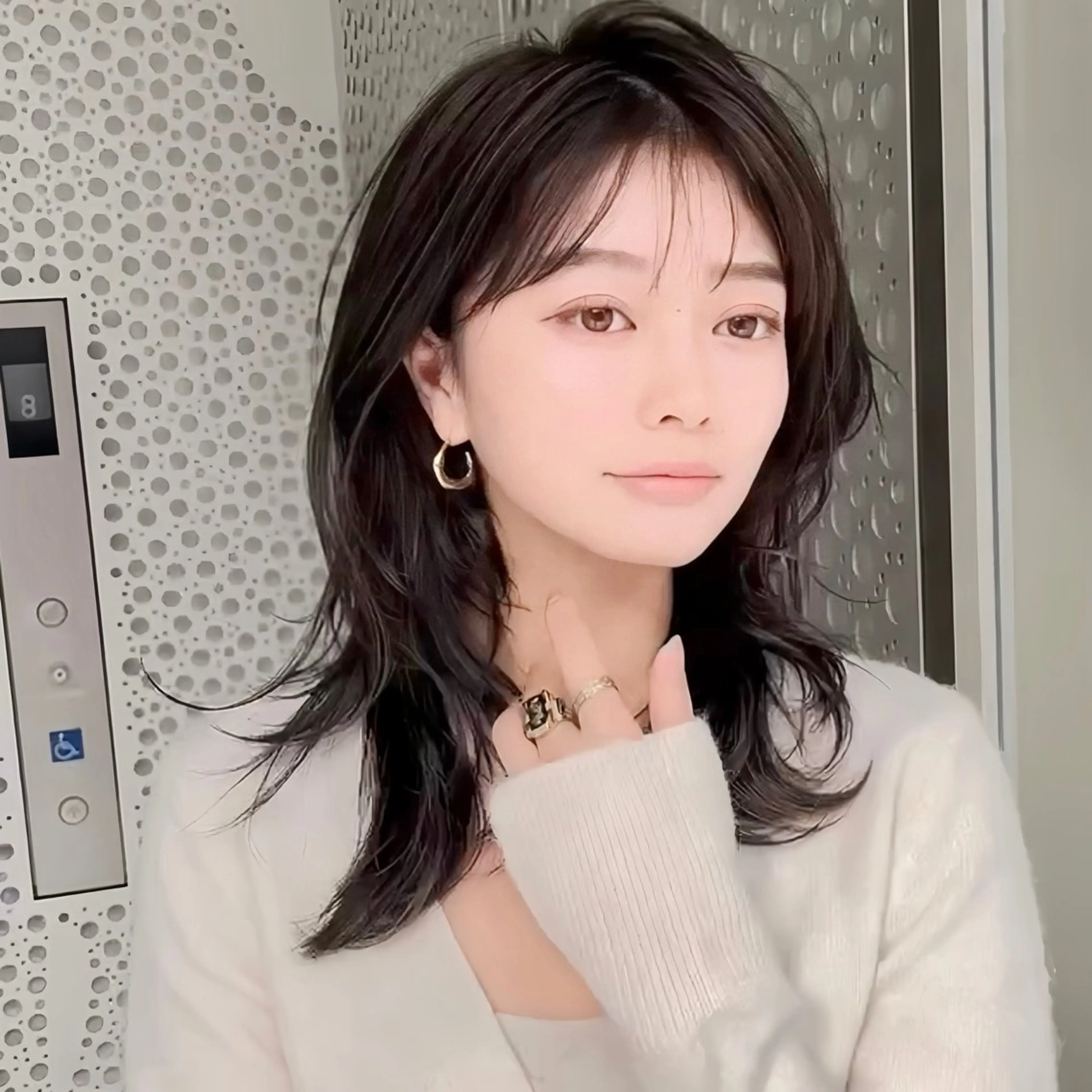 ミディアム カラー ミディアムレイヤー レイヤーカット 縮毛矯正 カット ヘアカラー トリートメント 縮毛矯正/レイヤー MUNEYOSHIのヘアスタイル