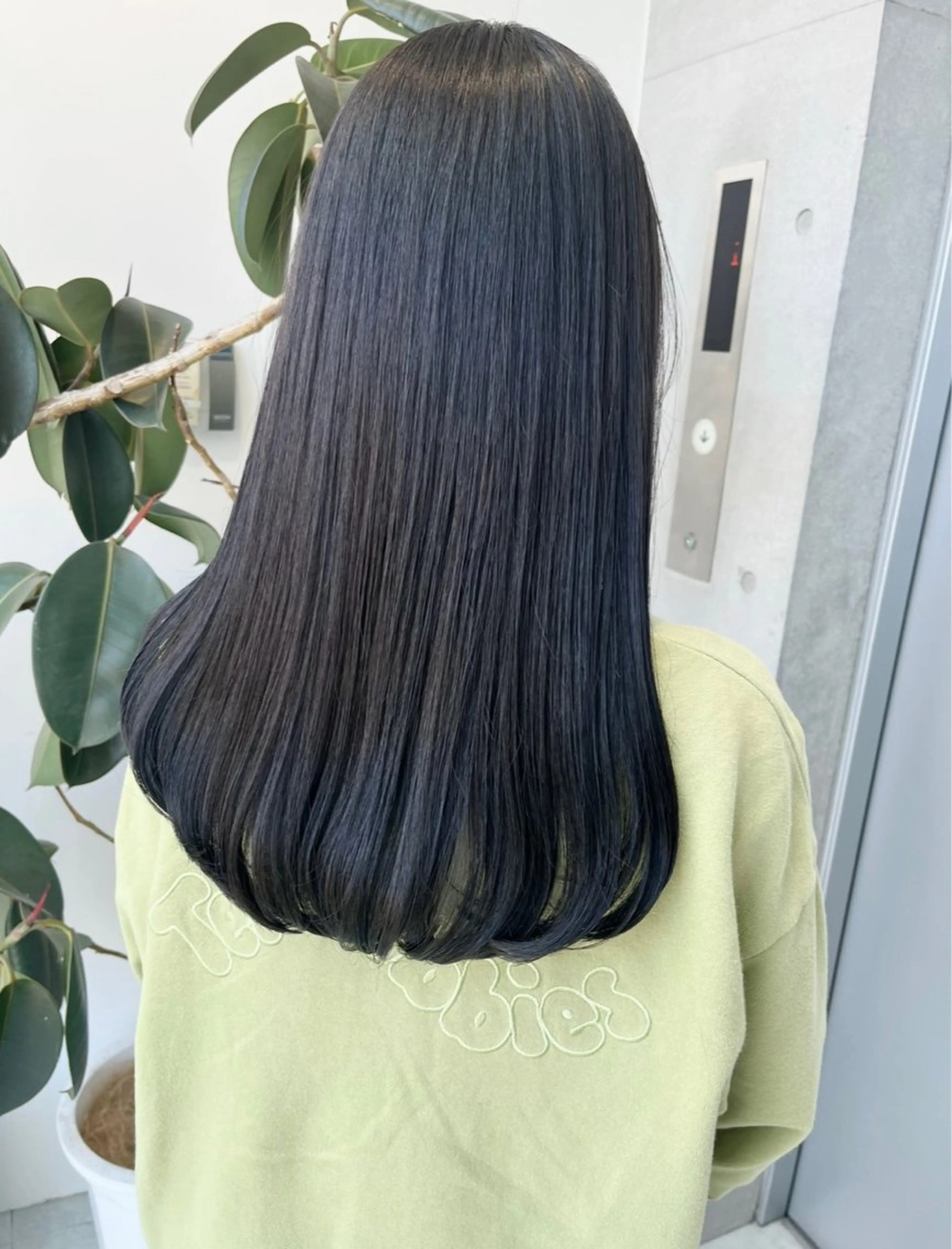 ロング カラー パーマ ヘアアレンジ 透明感/オリーブ/ グレージュ/YUKAのヘアスタイル