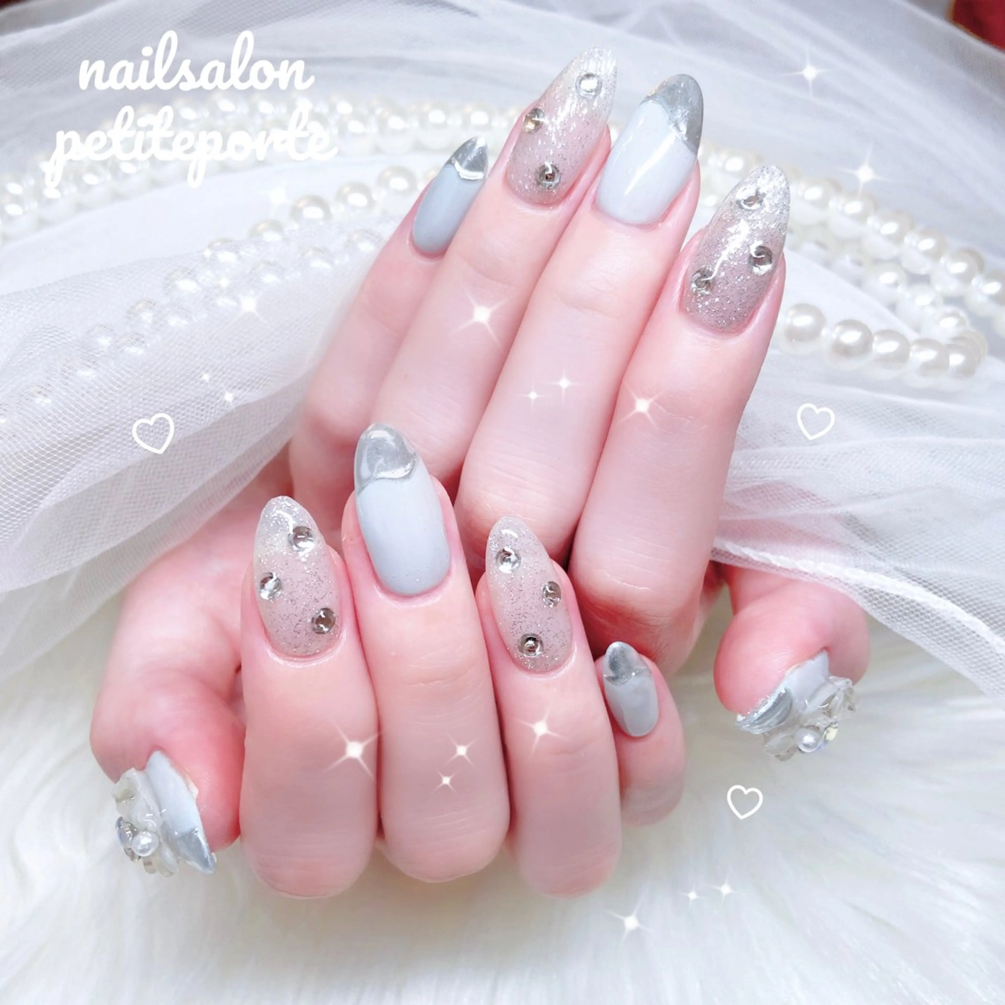 ネイル ラメ(グリッター) 水色 ニュアンスネイル シルバー ハンドネイル petite porteのネイルデザイン