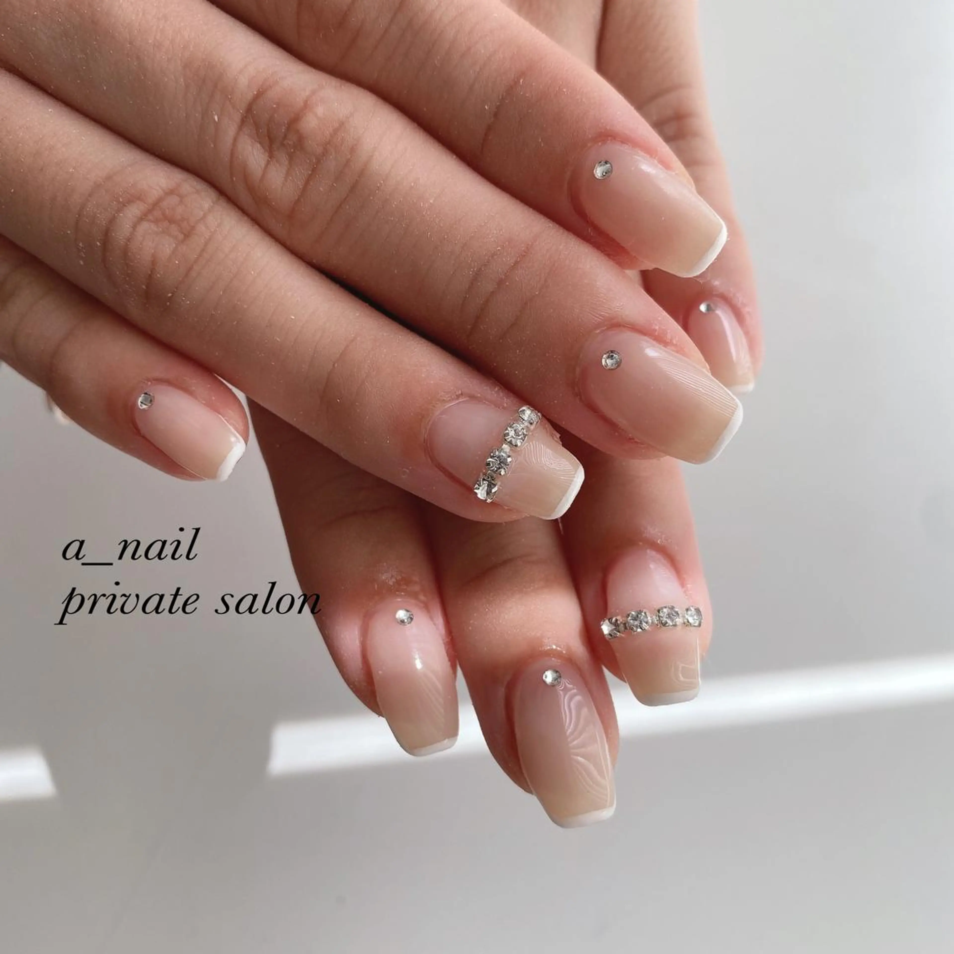 ネイル アニマル柄 フレンチネイル ジェルネイル 氷ネイル・うるうるネイル レース 菅 恵奈のネイルデザイン