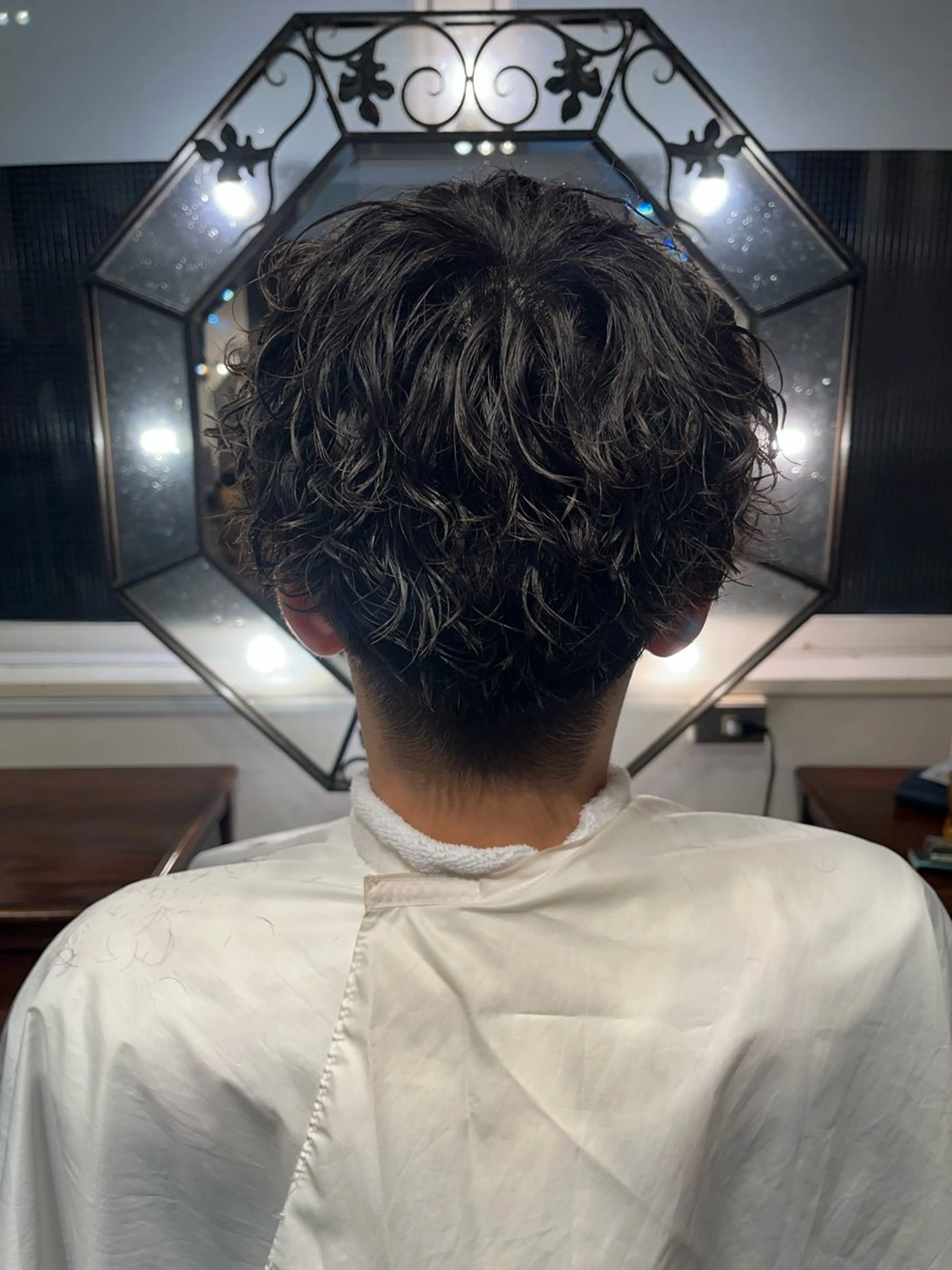 ショート パーマ メンズ 逢坂 智也のヘアスタイル