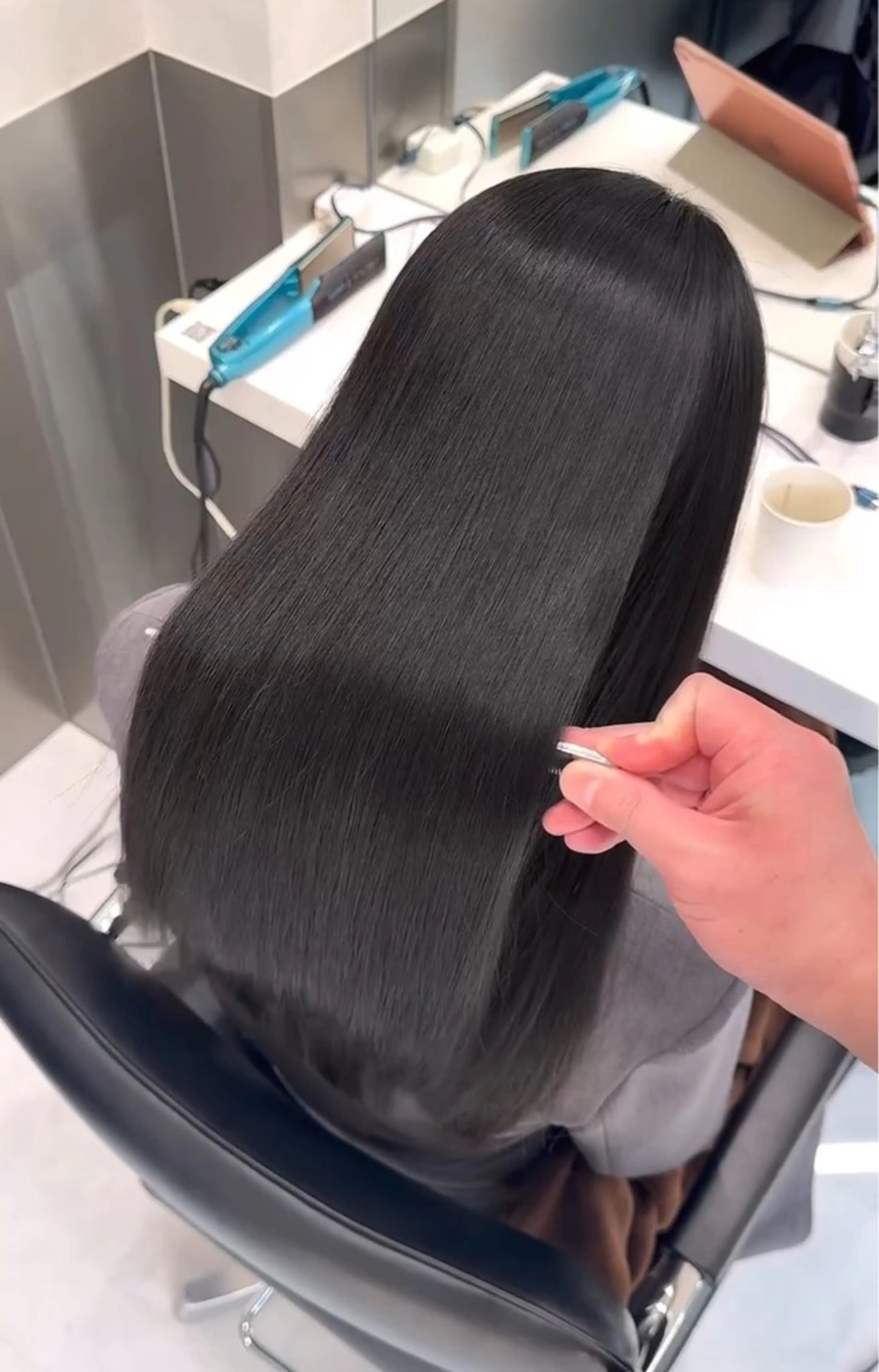 ロング 縮毛矯正クロスパーマ 益子達也のヘアスタイル