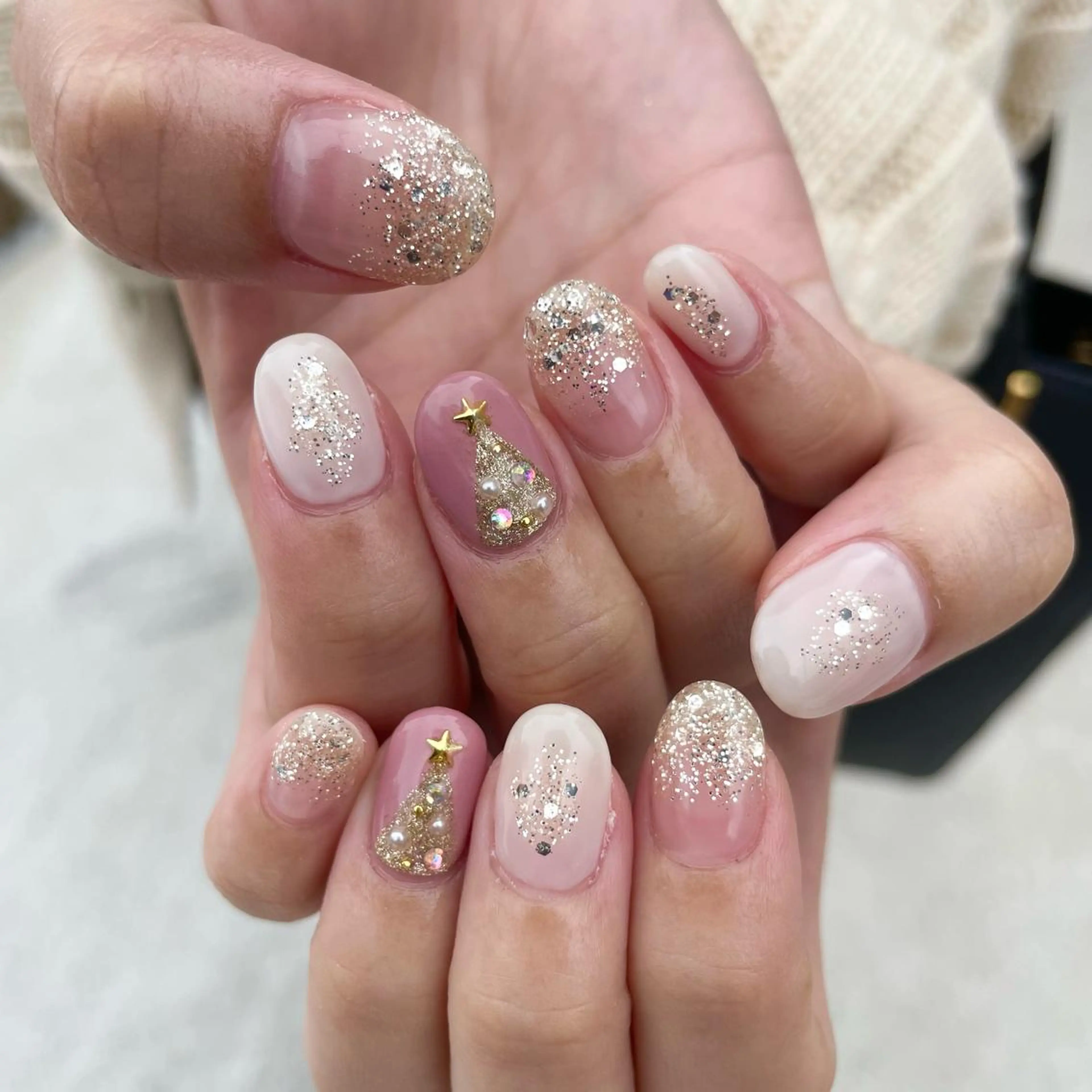 ネイル 冬ネイル クリスマス ハンドネイル Sea  nail by emaのネイルデザイン