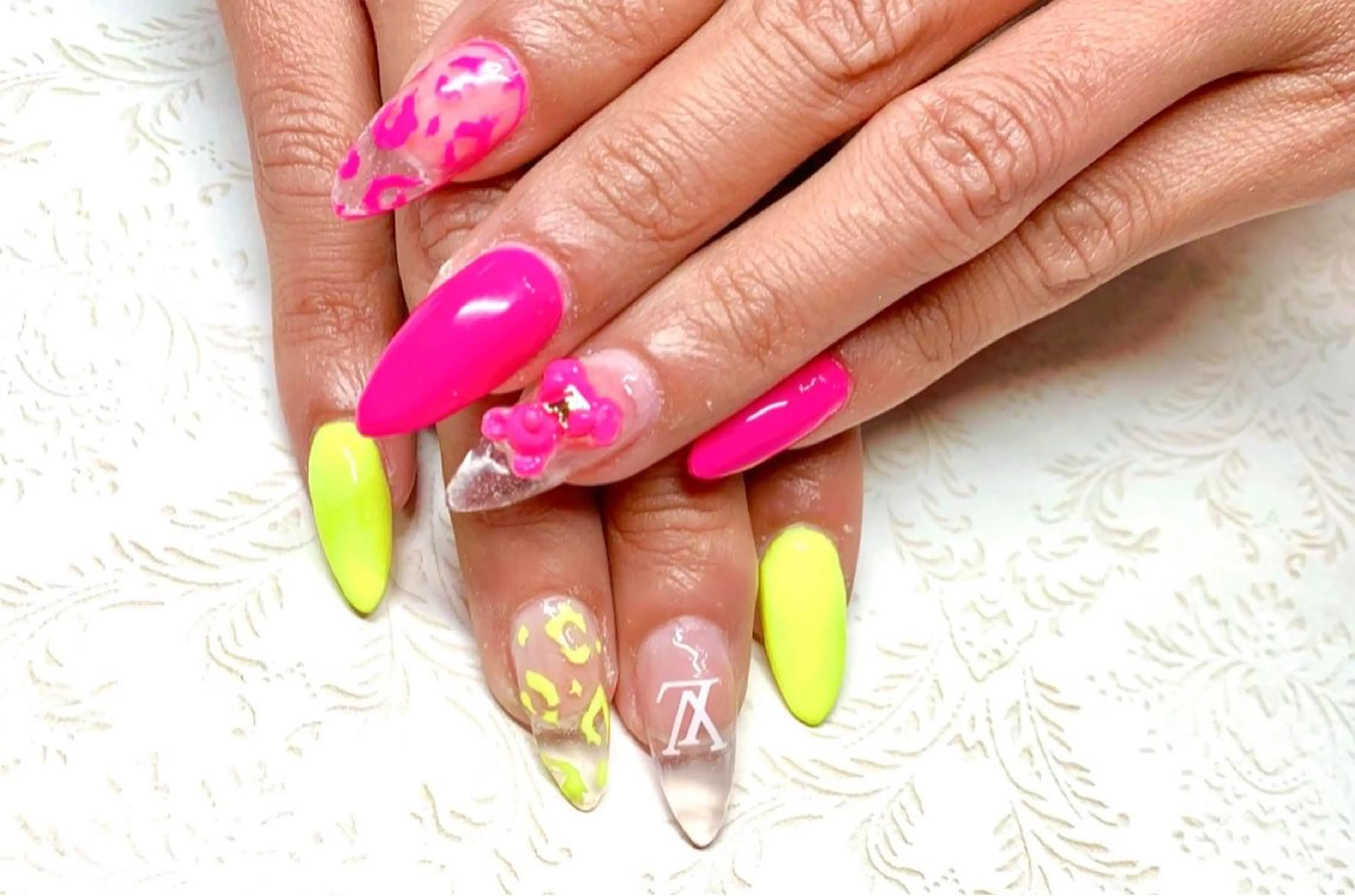 【✨minimo限定価格‼️】hand💅アートし放題（手描きキャラNG）❤️（オフ無し）の写真