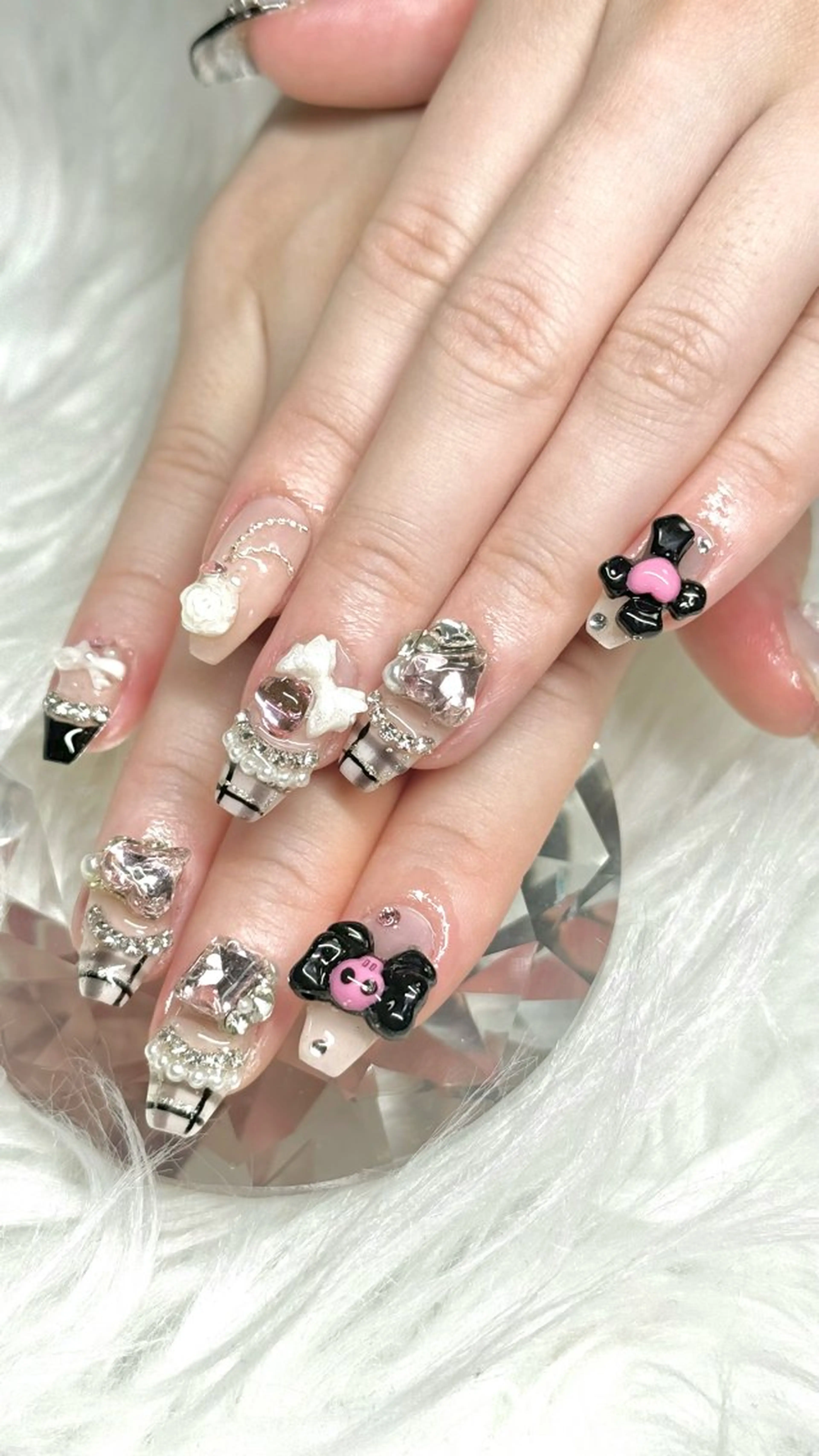 ネイル ルシイ🎀新宿長さ 出しパーツ専門店のネイルデザイン