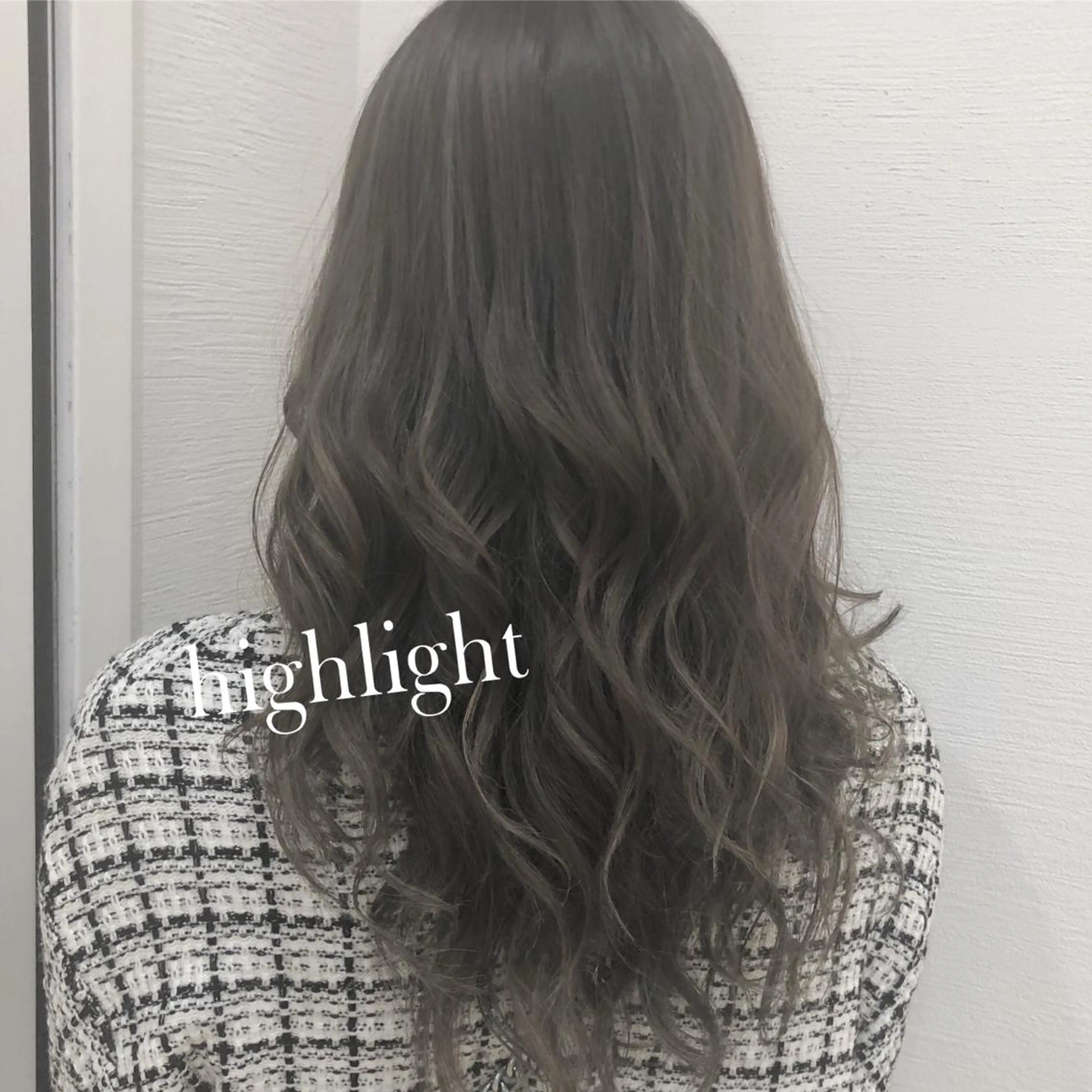 ロング 岸川 恭子のヘアスタイル