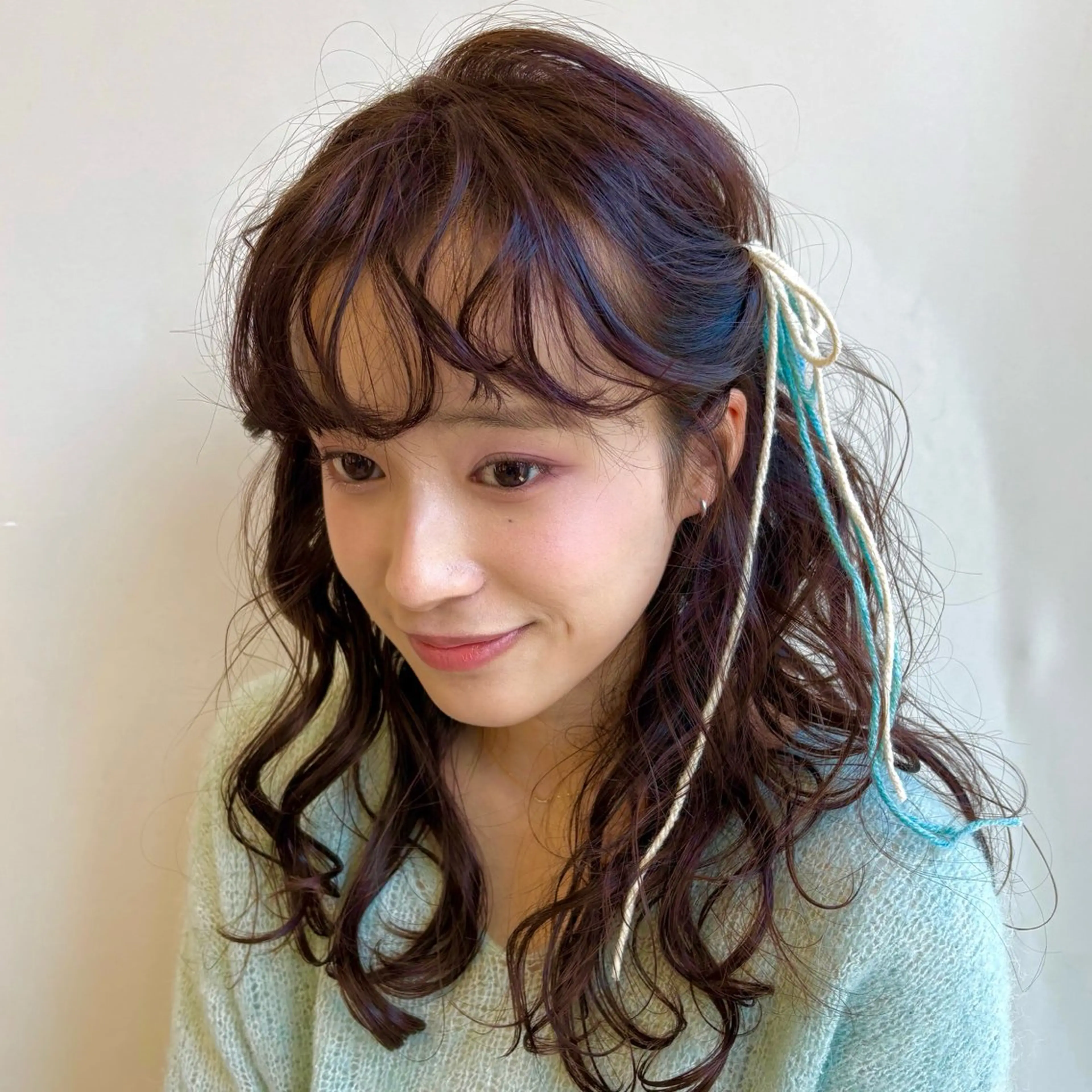 セミロング くせ毛 ヘアセット カットモデル/ セット/宮里心香のヘアスタイル