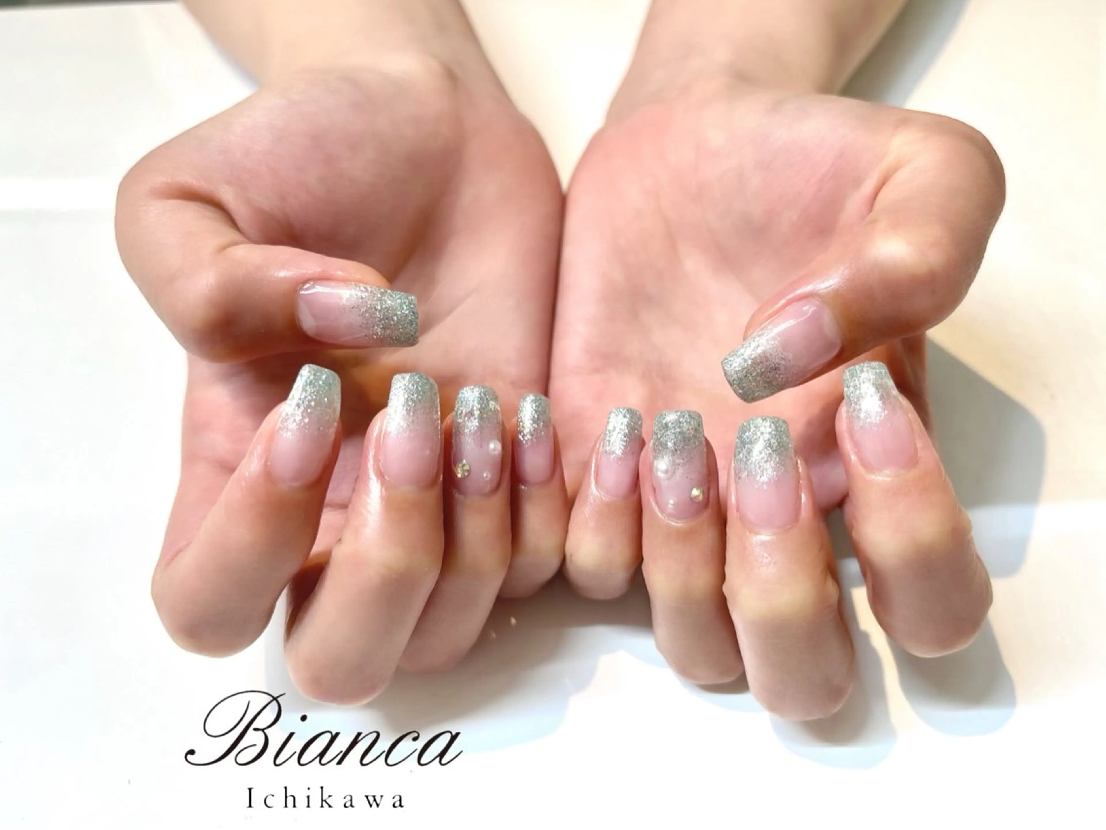 ネイル ブルー グラデーション ラメ(グリッター) Bianca市川 高橋🍒のネイルデザイン