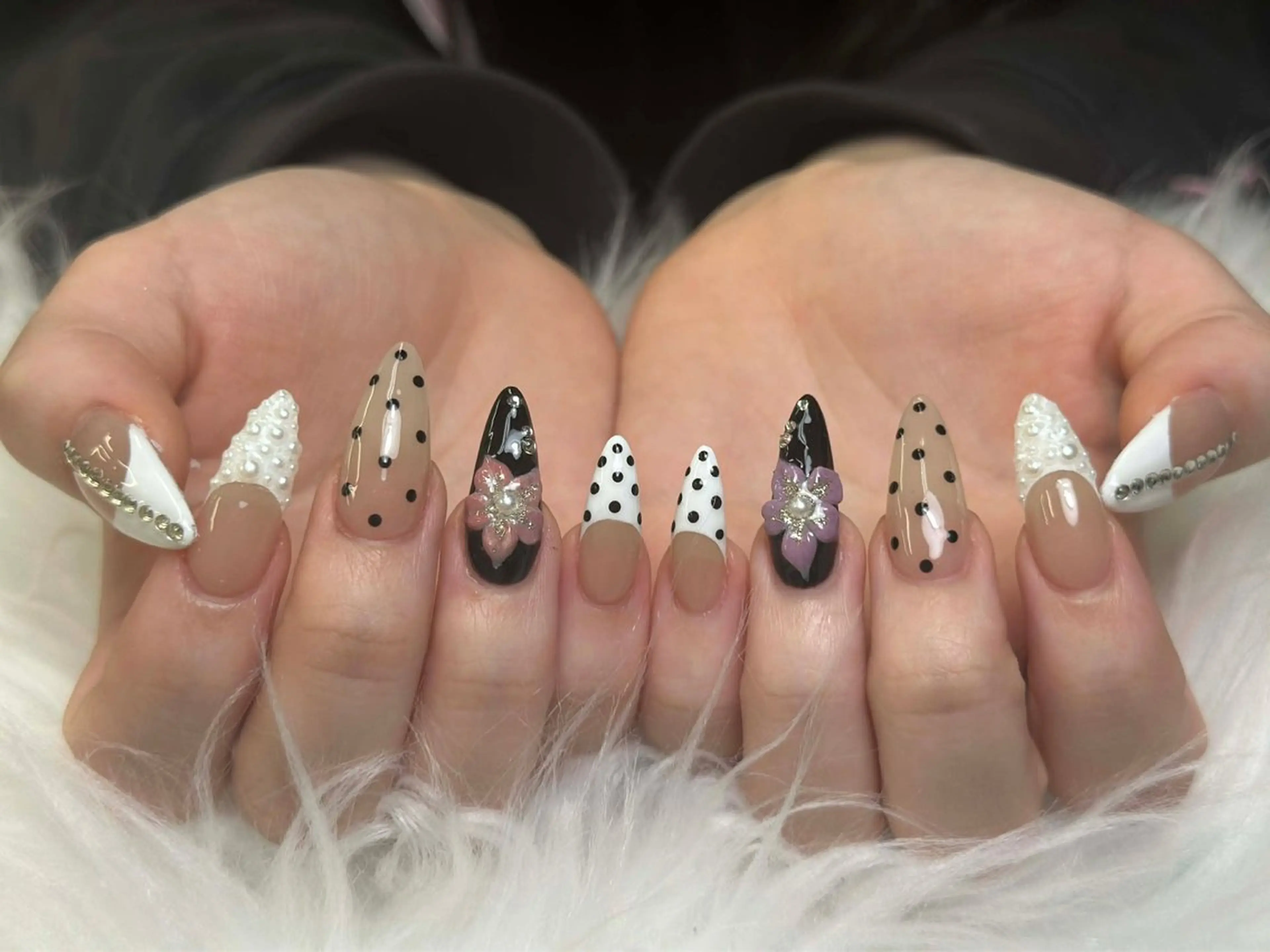 ネイル フレンチネイル ジェルネイル ガーリー 韓国ネイル ロングネイル ハンドネイル ミ チャンのネイルデザイン