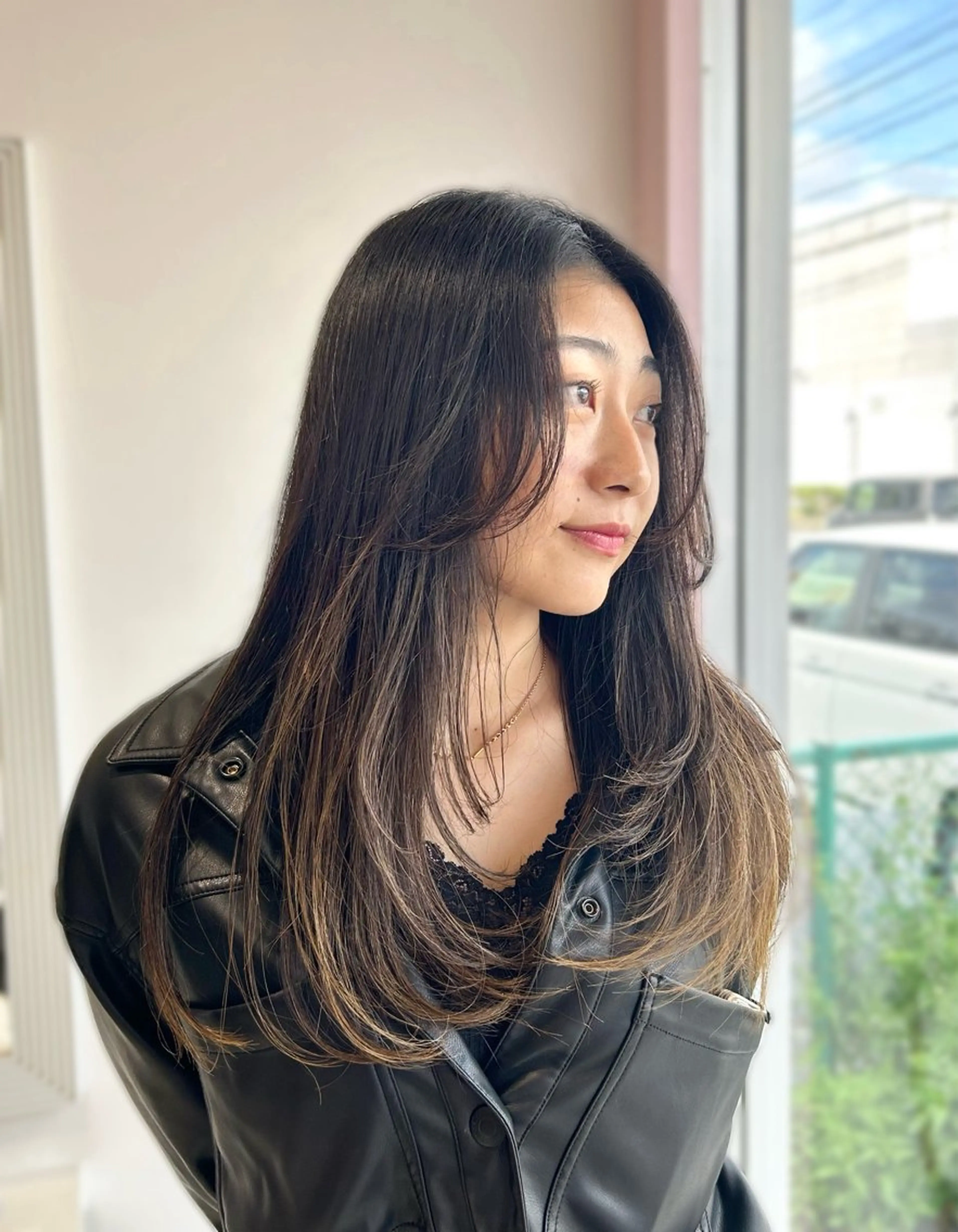 ロング 顔まわりレイヤー 顔周りカット レイヤーカット 🩷愛咲🩷レイヤー /透明感カラーのヘアスタイル