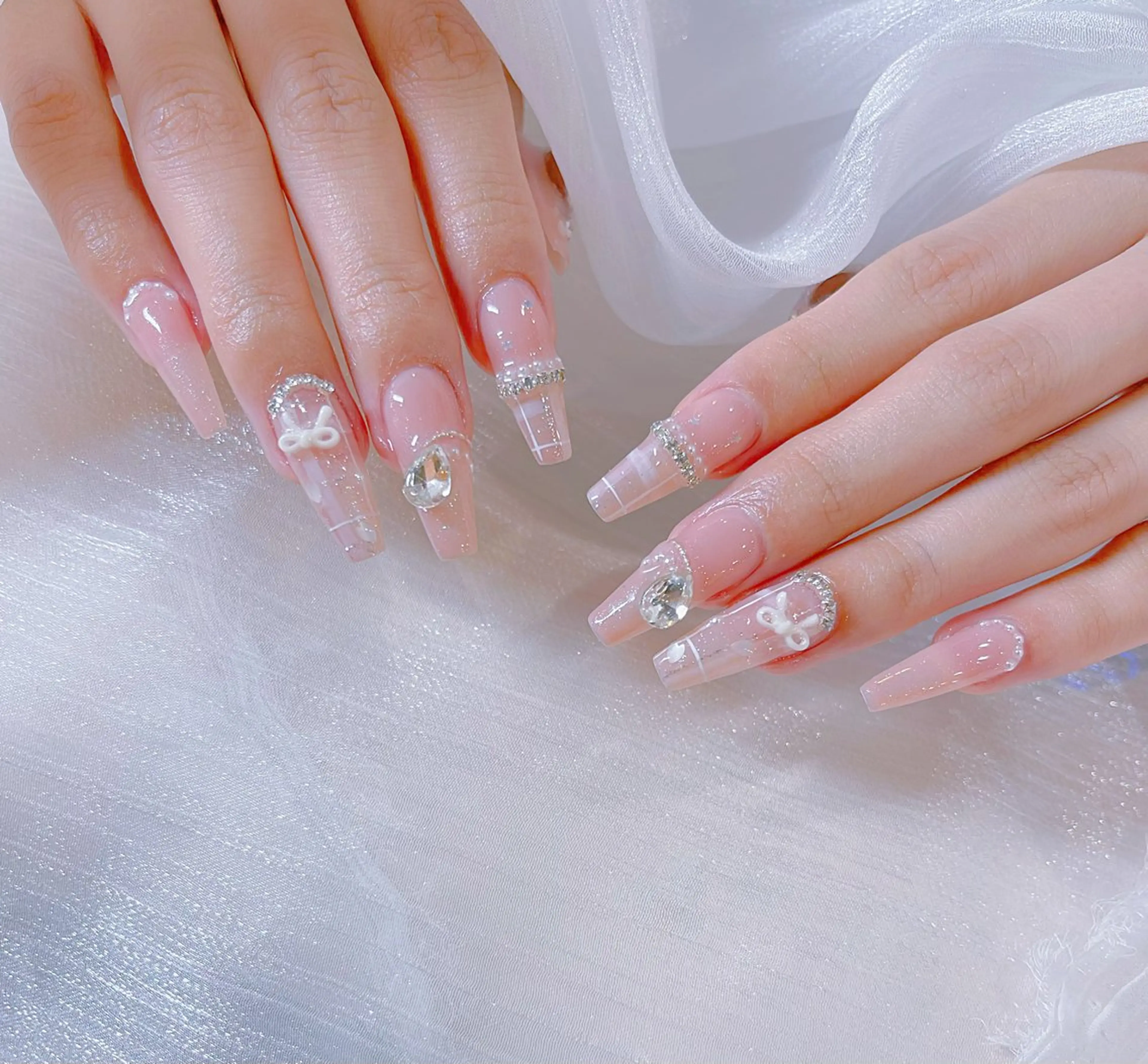 ネイル ハンドネイル MQueen ネイルサロンマルのネイルデザイン