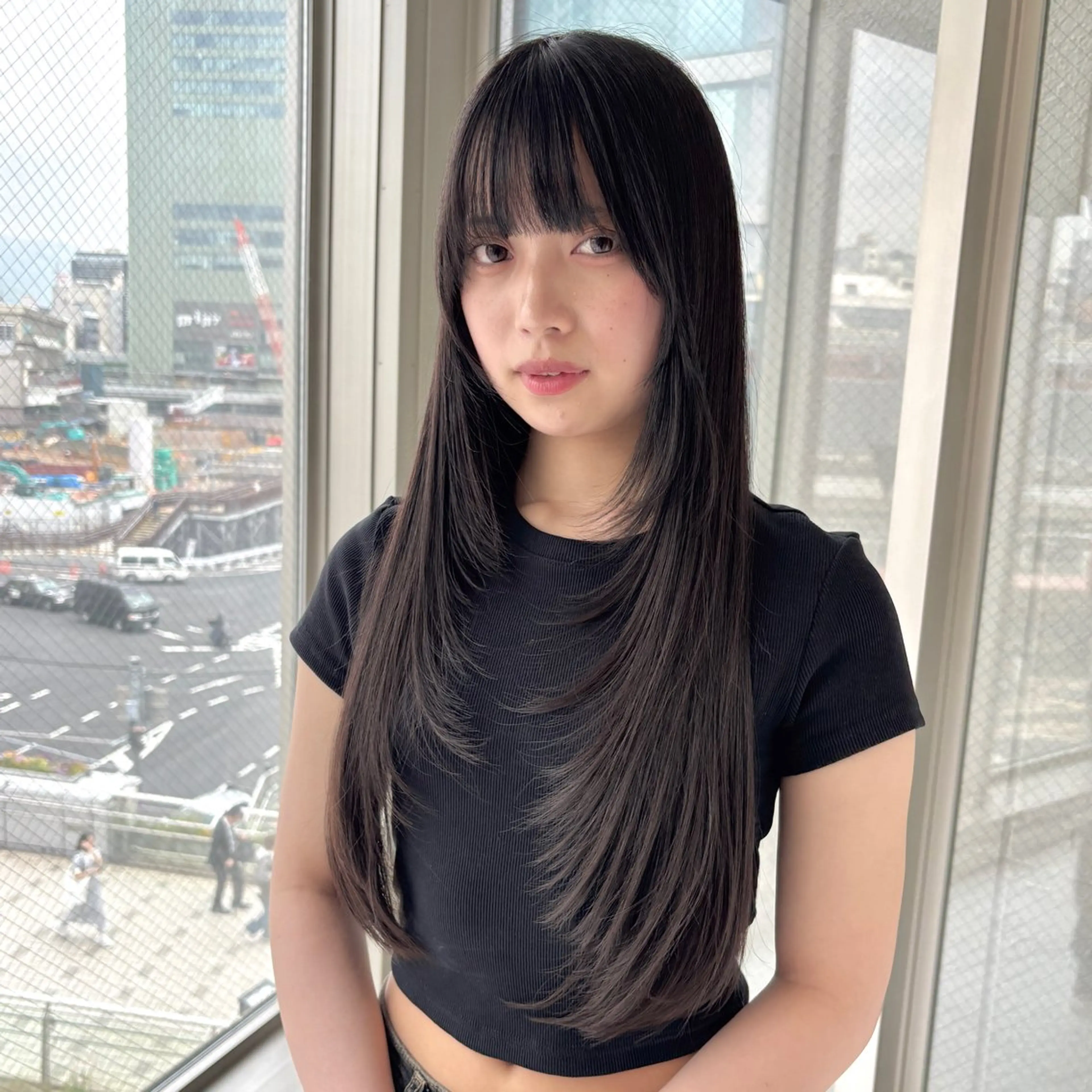 ロング カラー 黒髪 ブルーカラー ブルーブラック 透明感カラー ハイレイヤー カット ヘアカラー トリートメント ボブ・レイヤーカット 吉敷航一のヘアスタイル