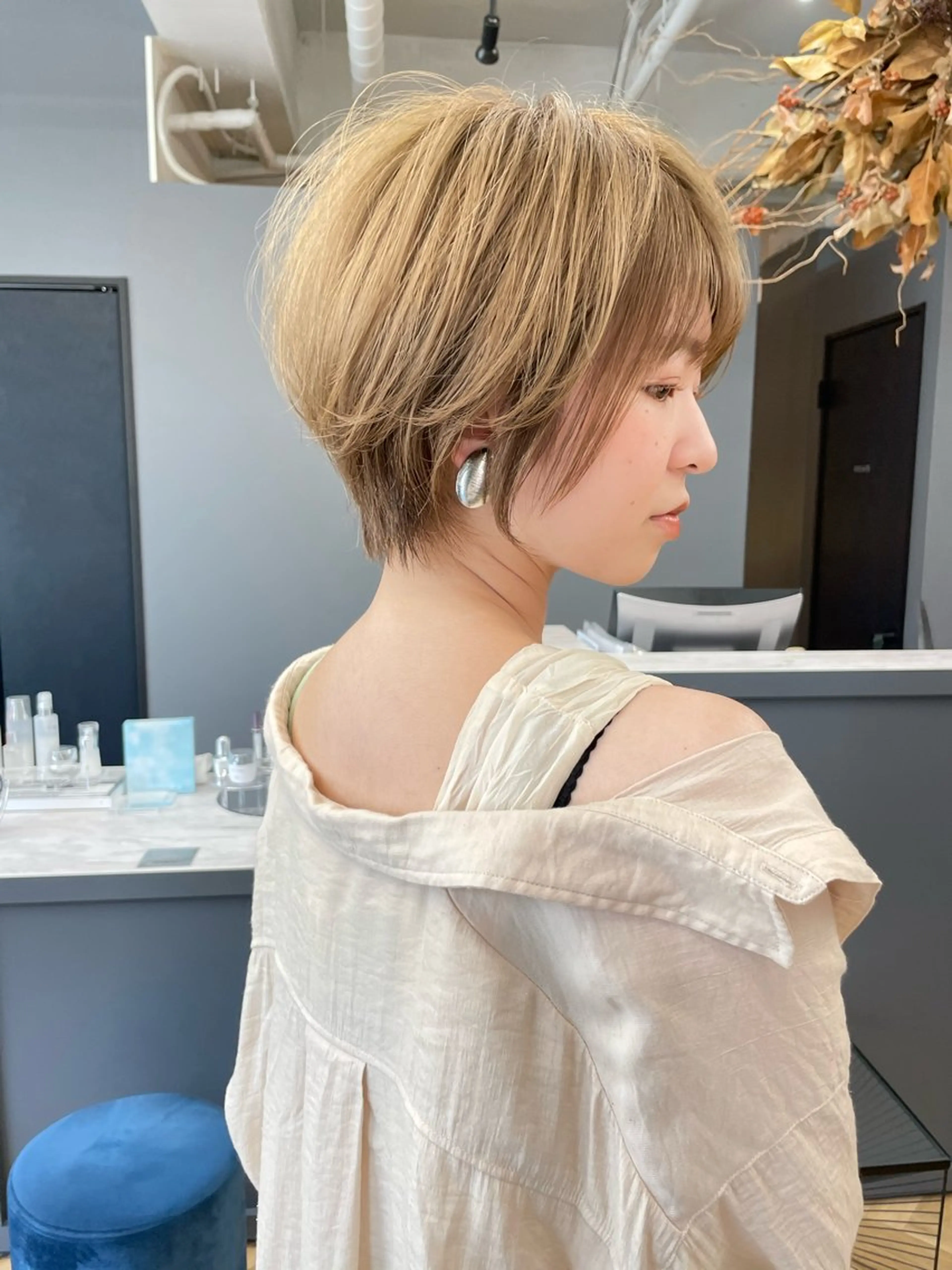 ショート カラー カット GIEN 末吉 海斗のヘアスタイル
