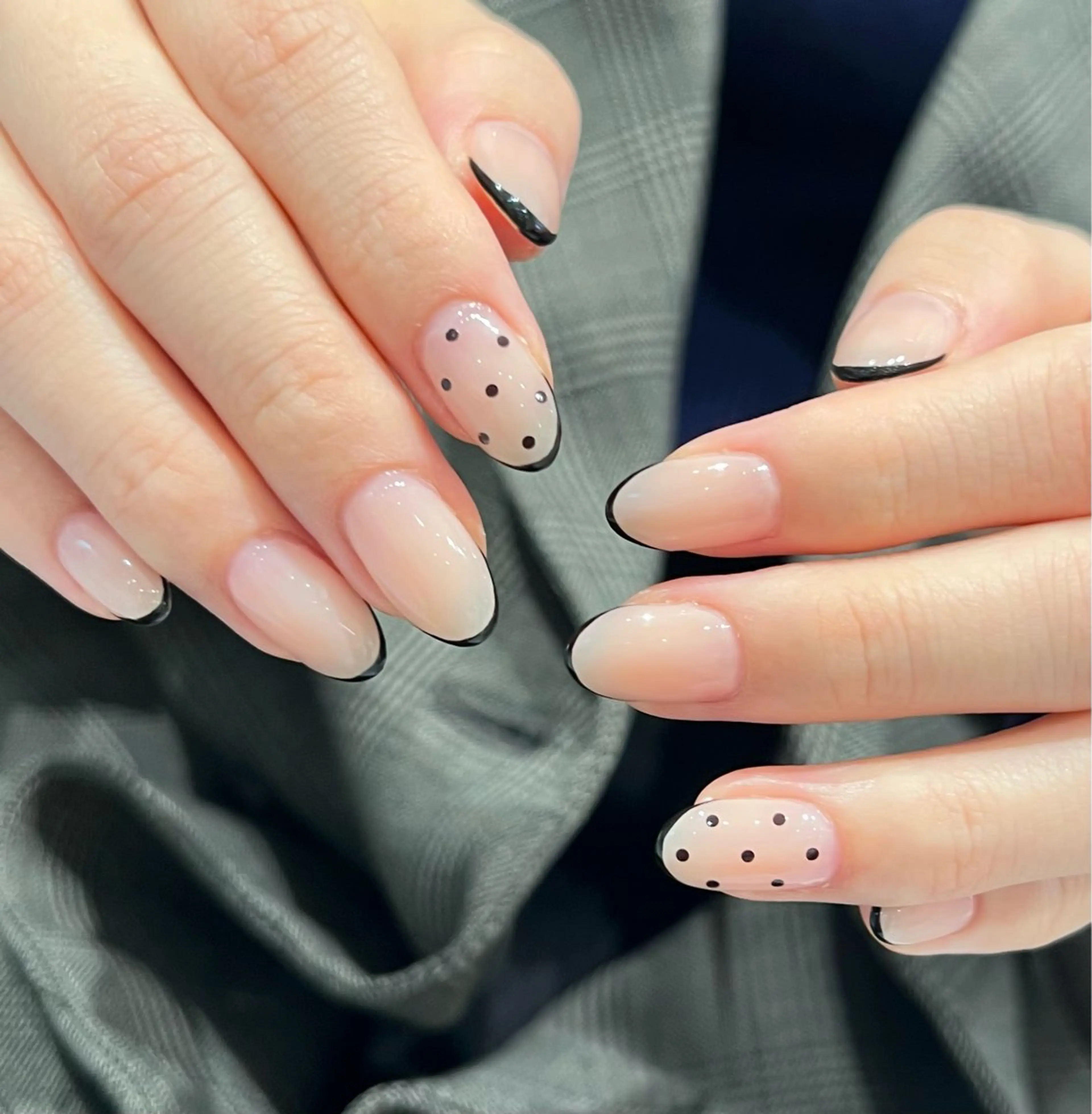 ネイル アートネイル フレンチネイル ジェルネイル パラジェル ハンドネイル VINGT NAIL Aika.K🍒のネイルデザイン