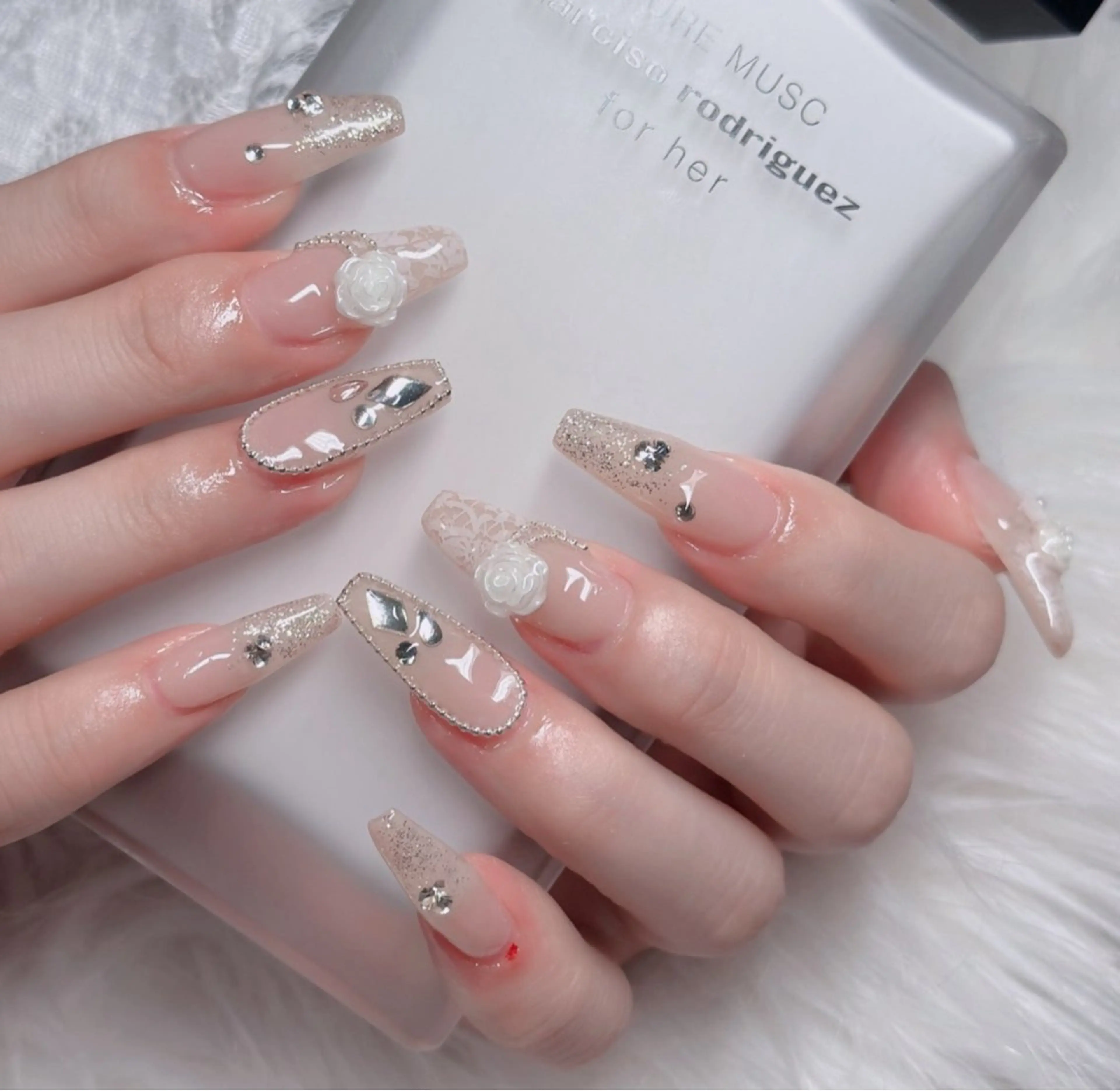 ネイル ハンドネイル HIN NAILのネイルデザイン
