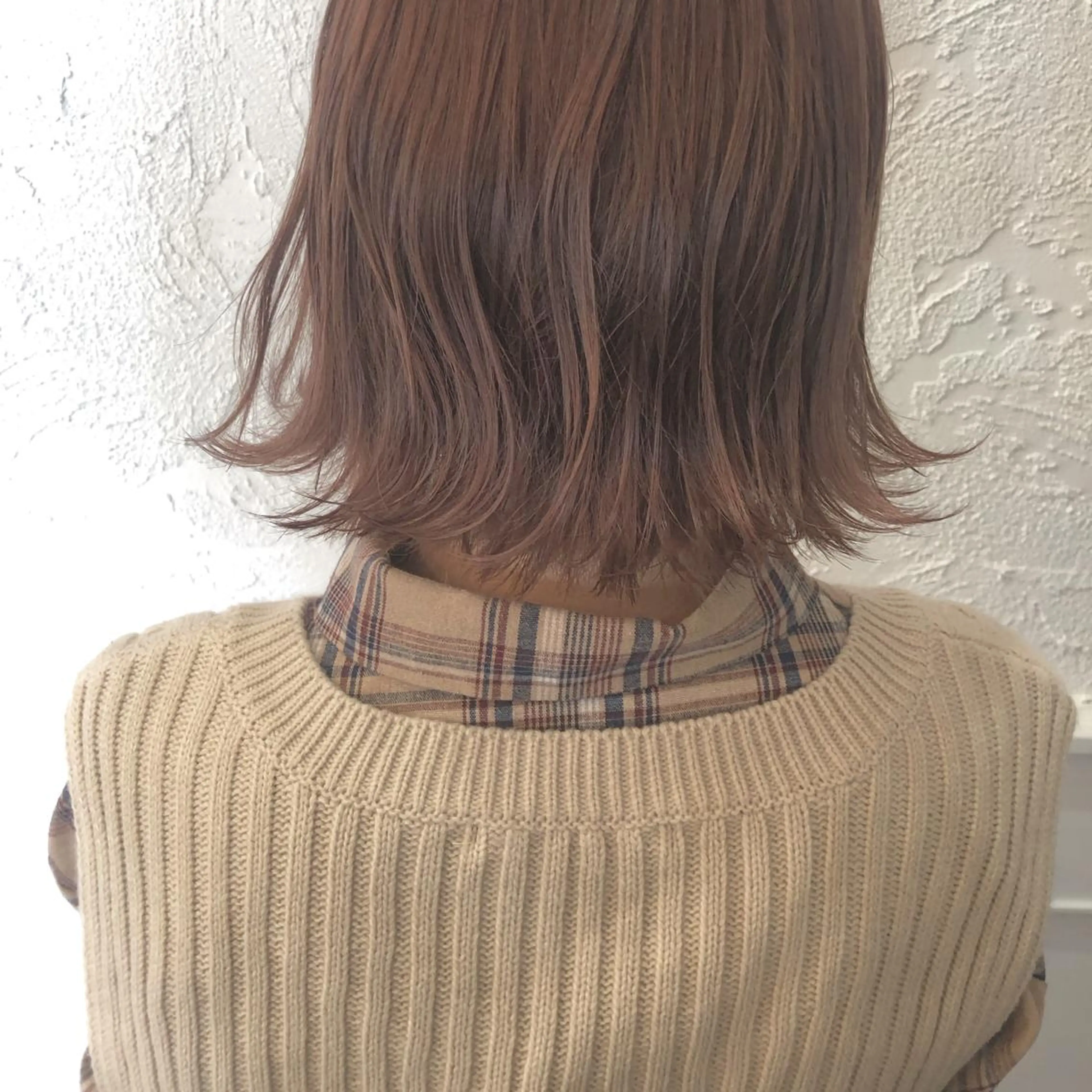 ショート カラー ベージュカラー ブリーチ ピンクカラー ピンクベージュ ヘアカラー トリートメント 江原 彩華のヘアスタイル